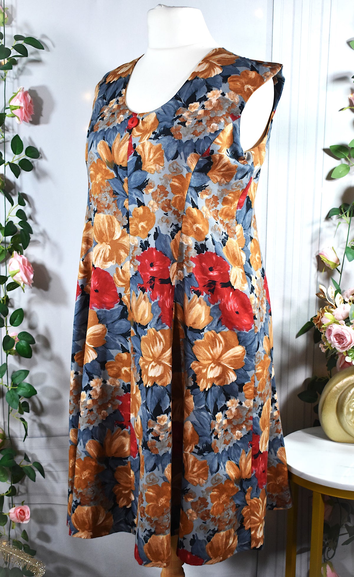 Robe chasuble fleurie bleue, rouge & ocre