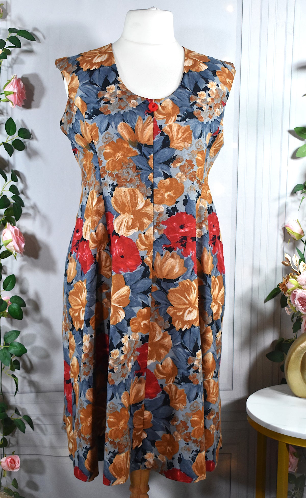 Robe chasuble fleurie bleue, rouge & ocre