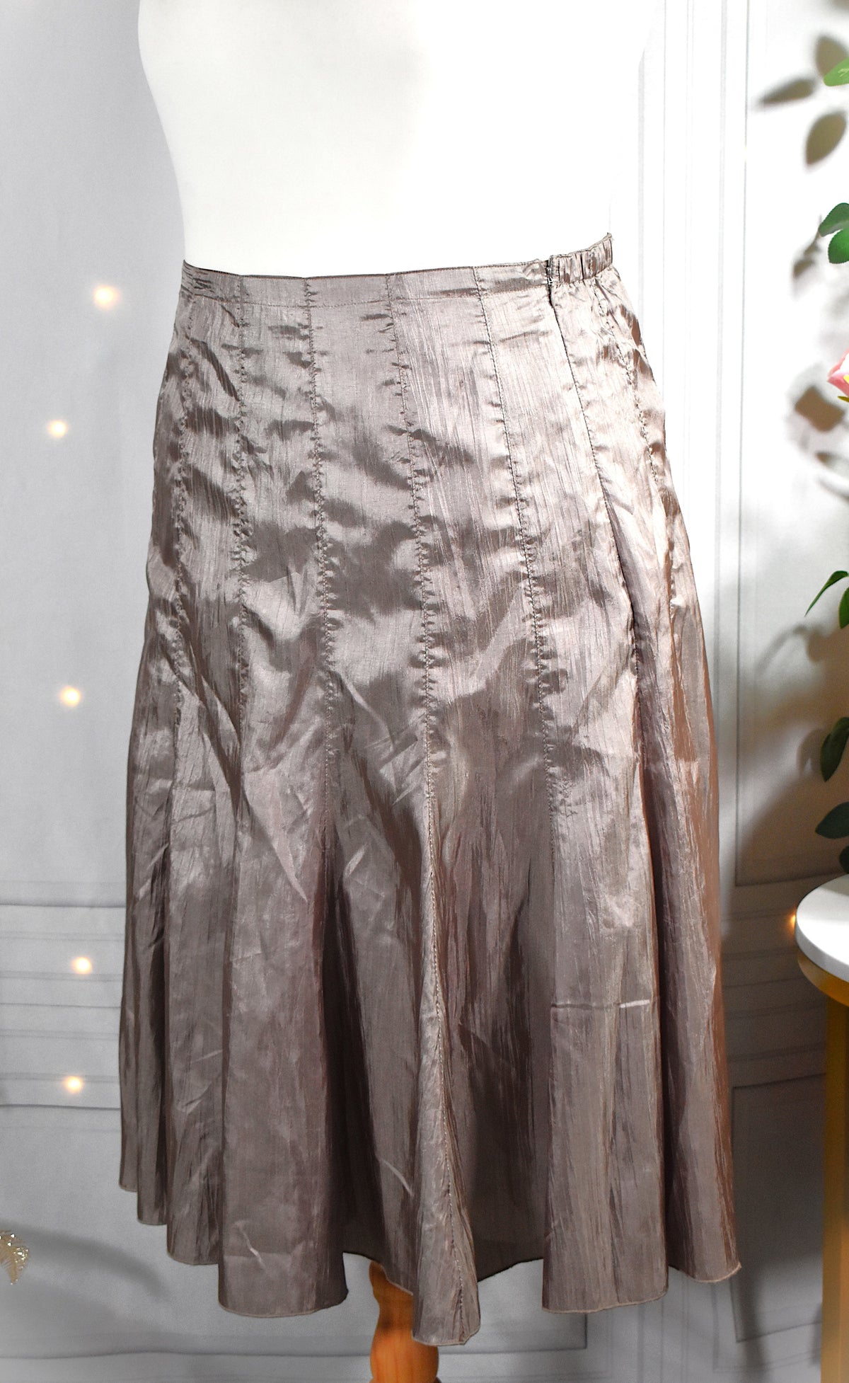 Jupe fluide beige satinée
