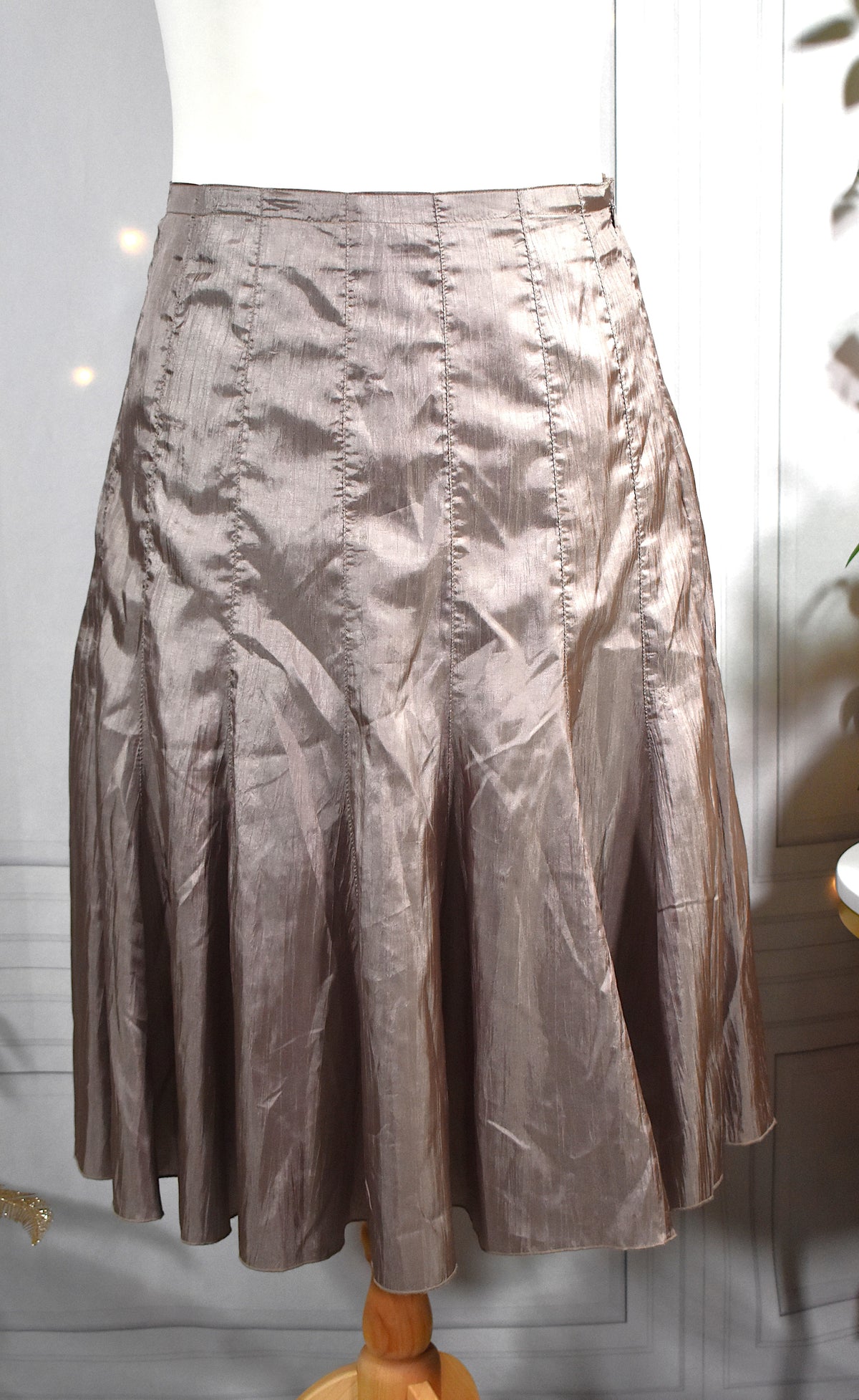 Jupe fluide beige satinée