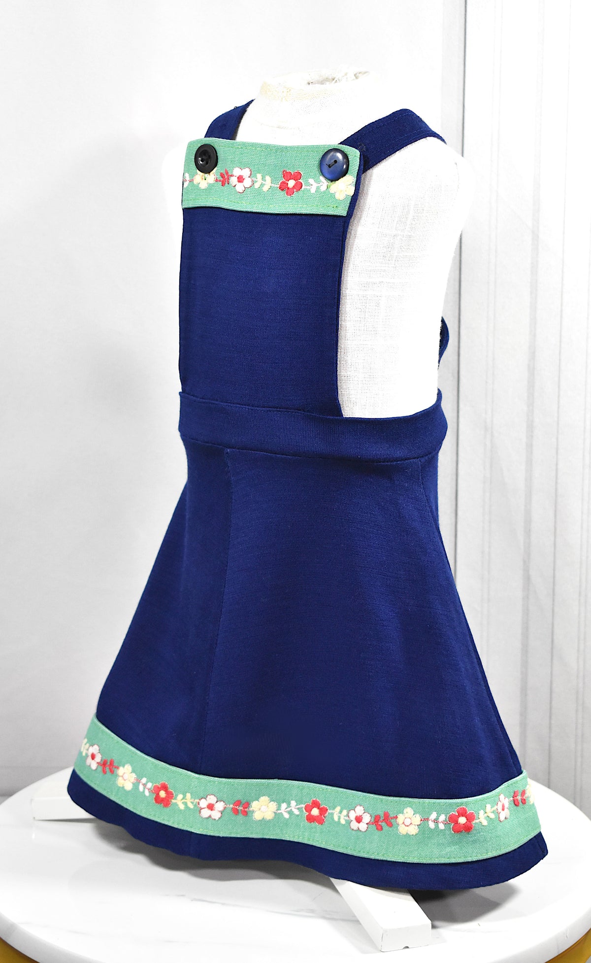 Robe bleue brodée vintage