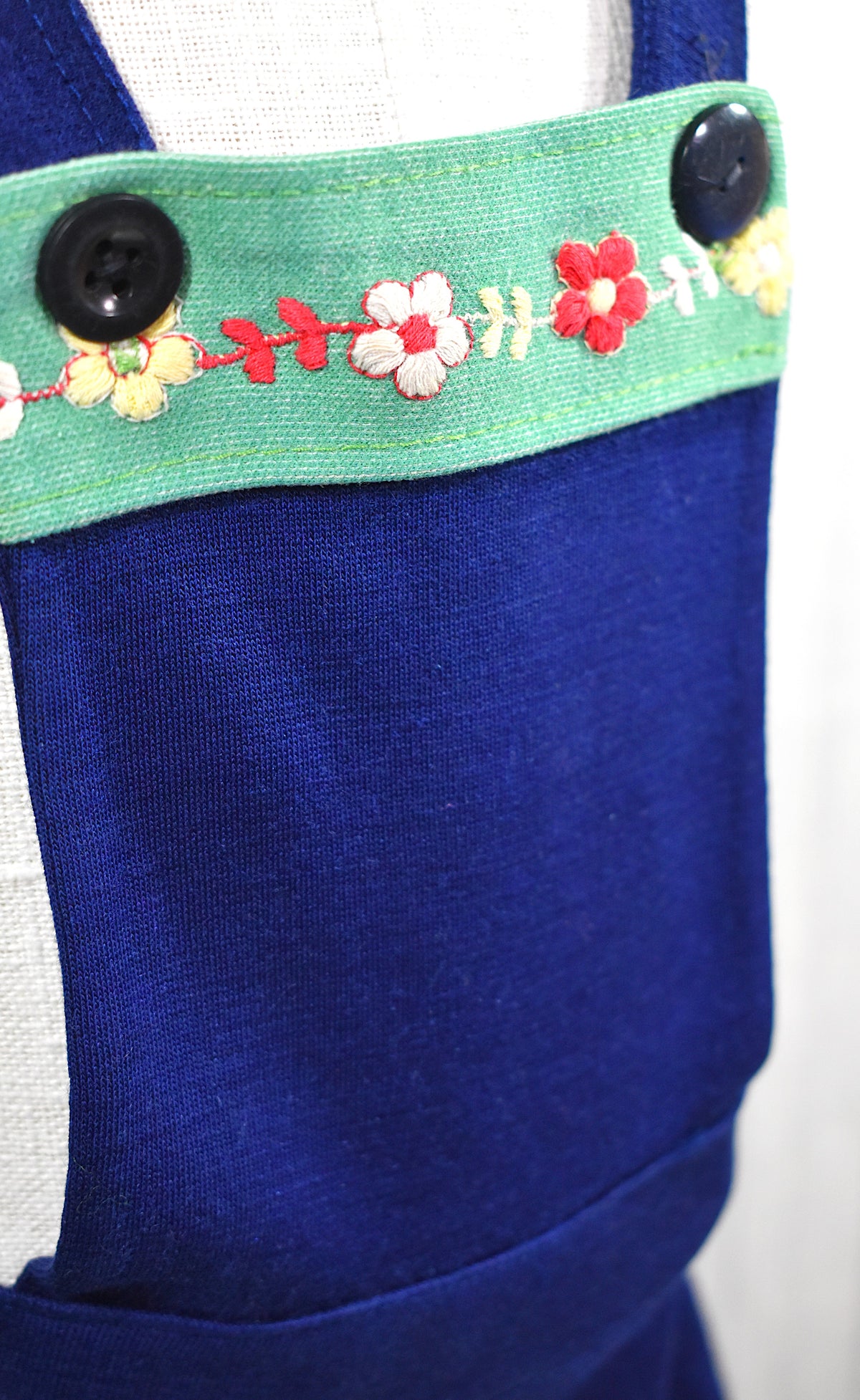Robe bleue brodée vintage