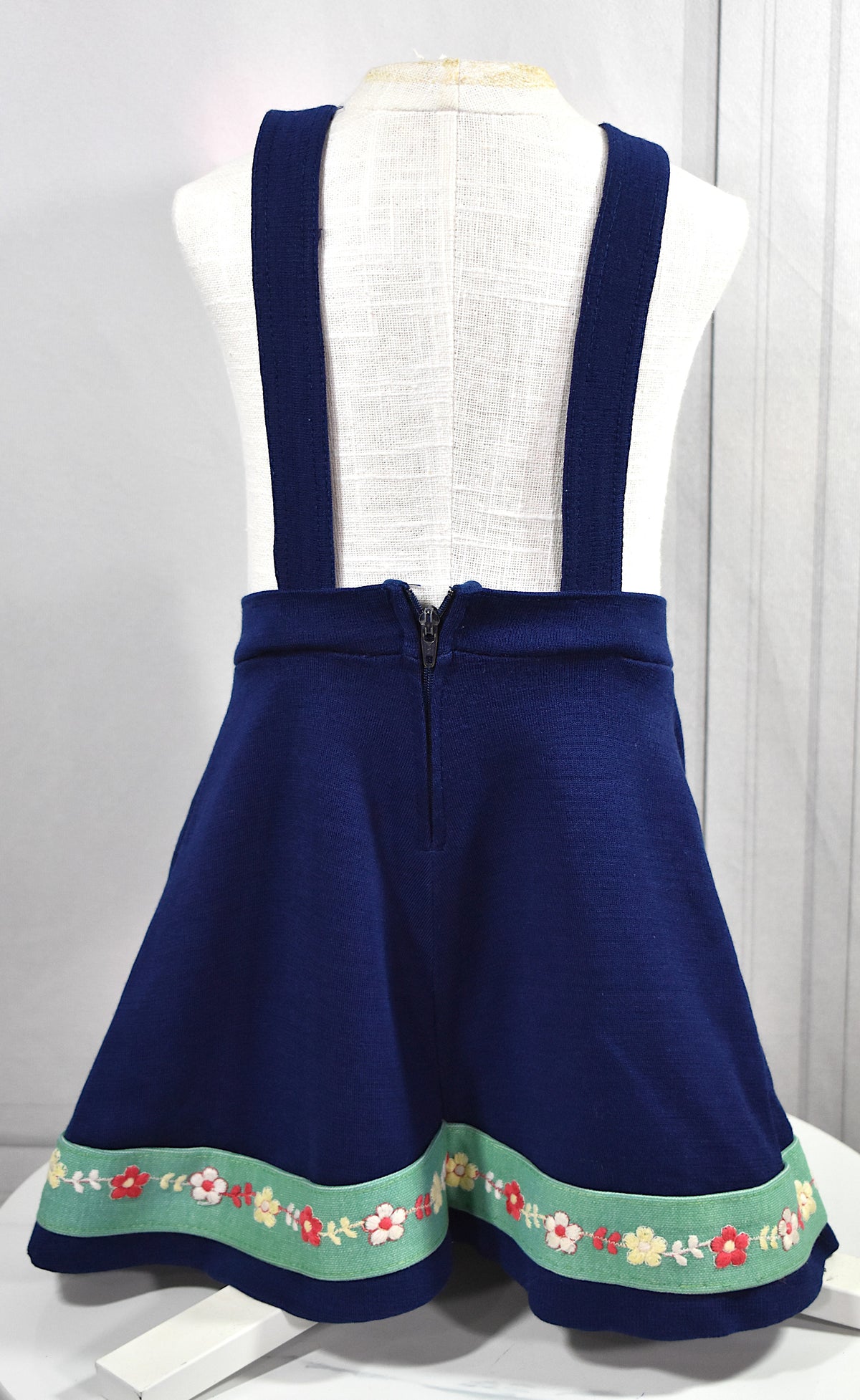 Robe bleue brodée vintage