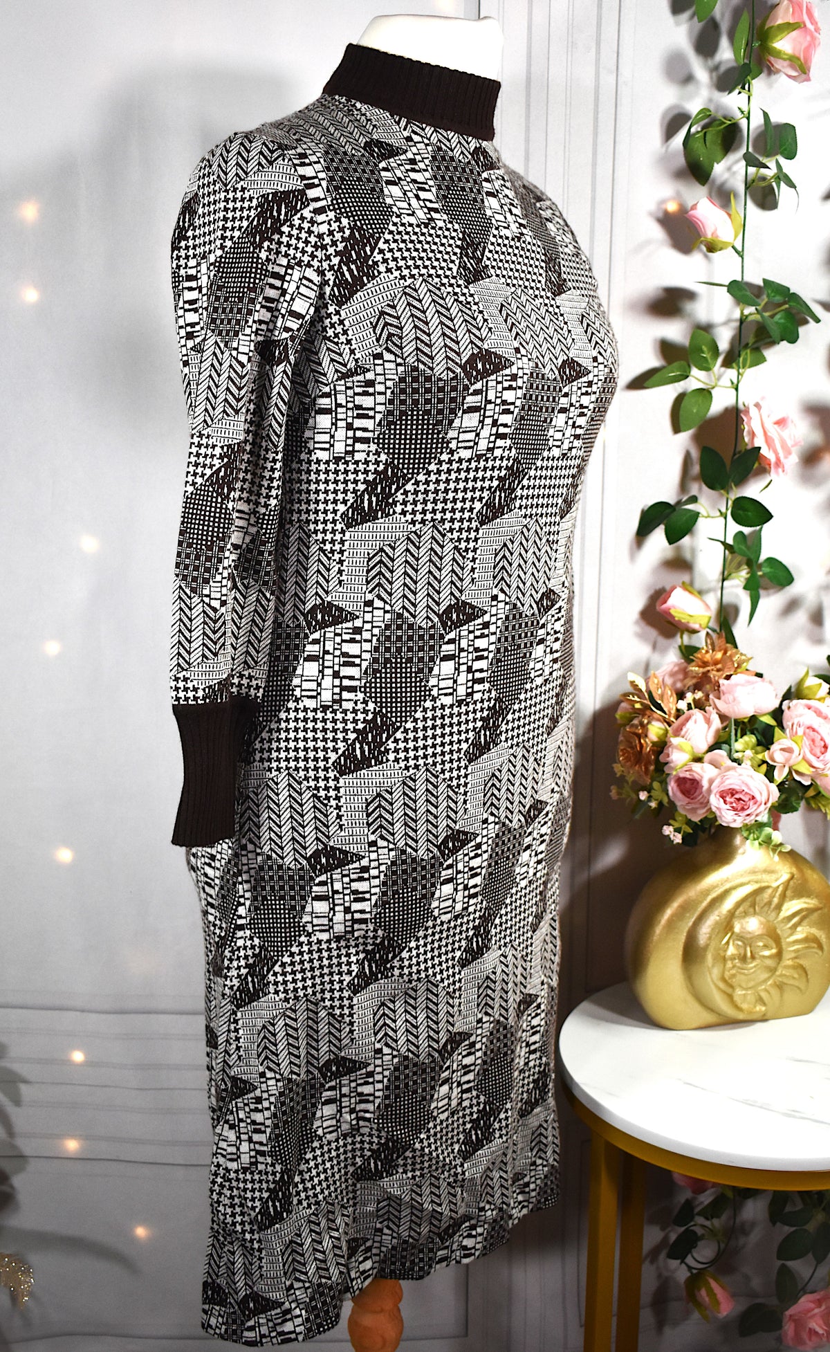 Robe pull en laine à motifs blanc cassé & marron