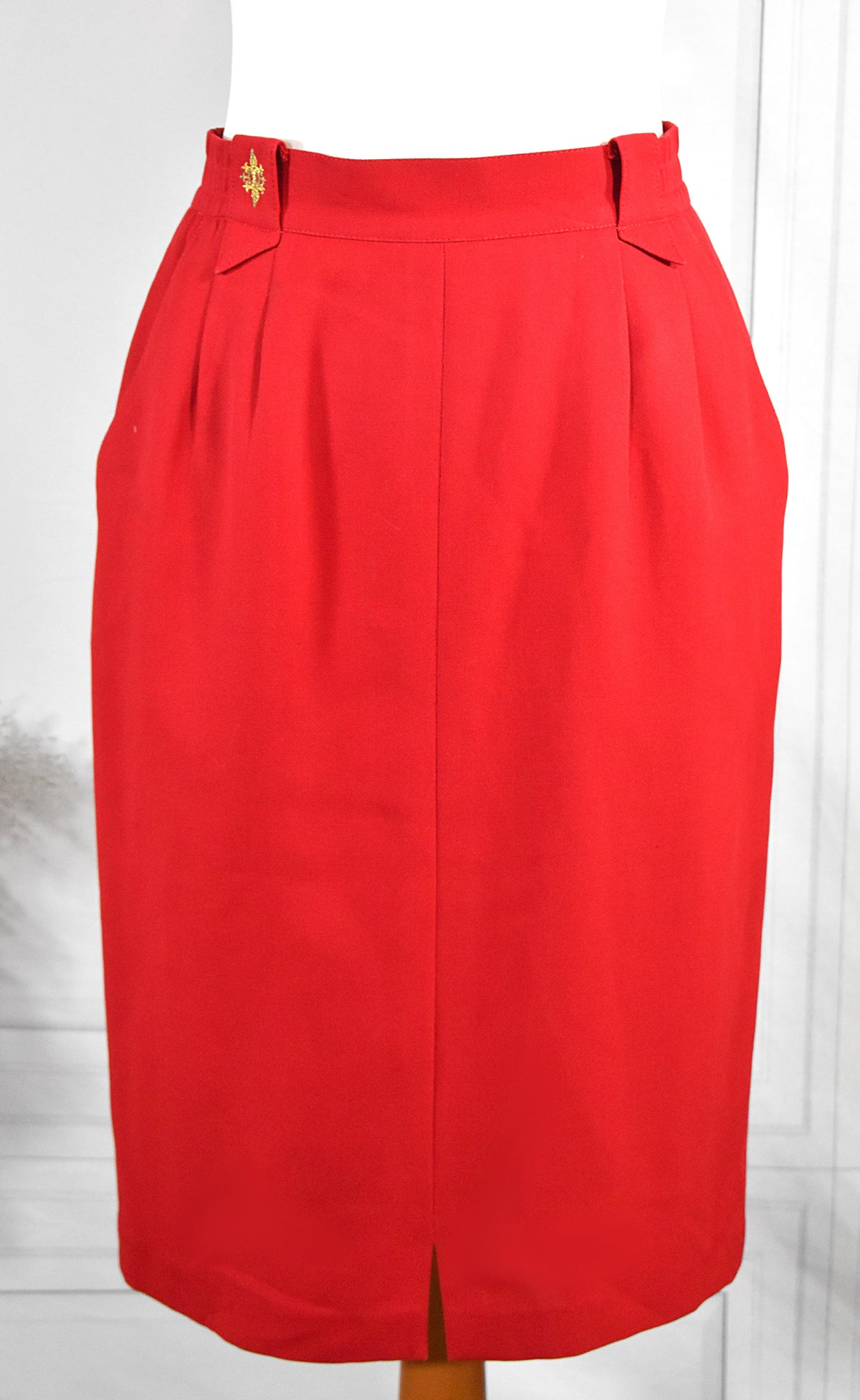 Jupe rouge coquelicot & broderie Basler