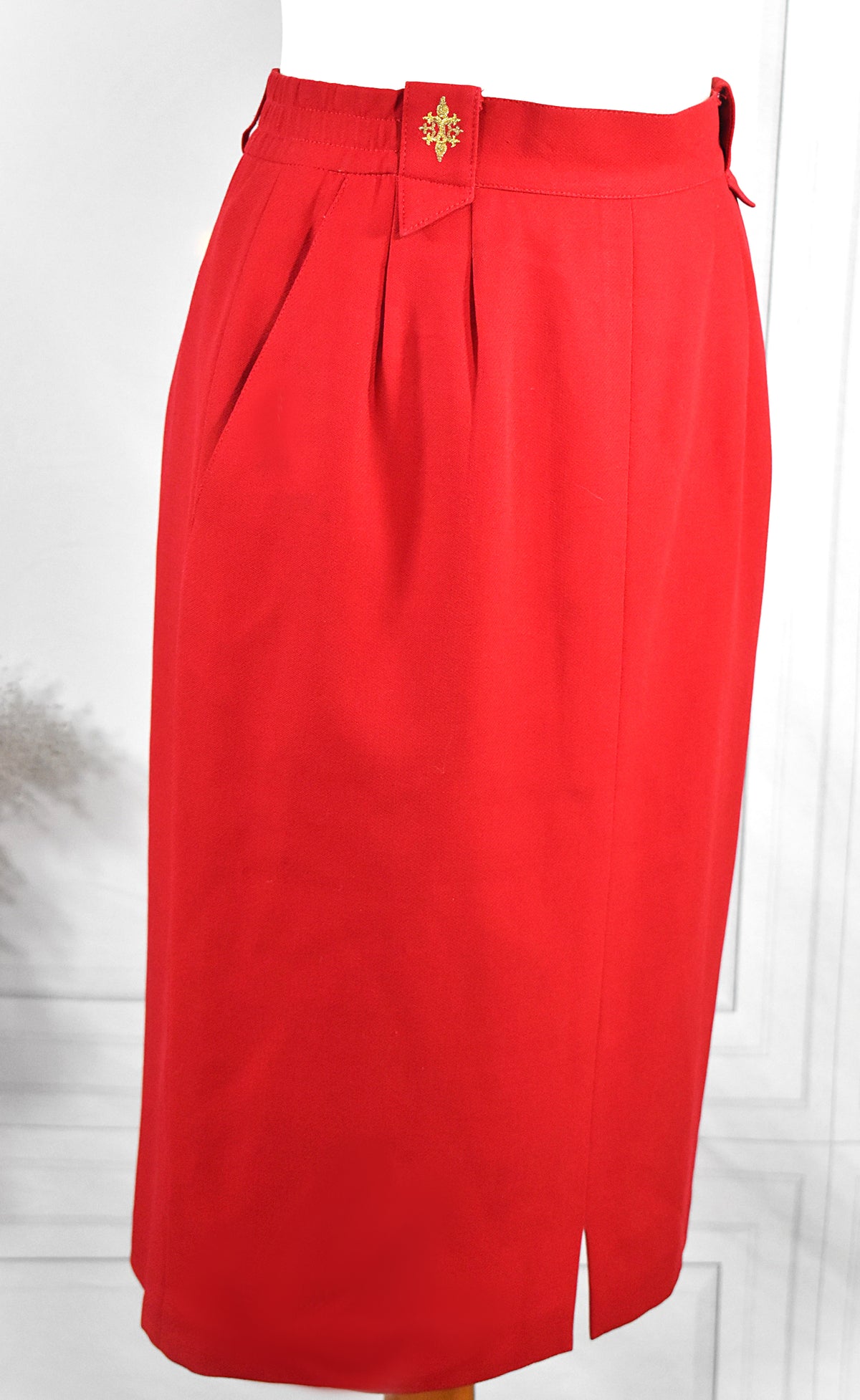 Jupe rouge coquelicot & broderie Basler
