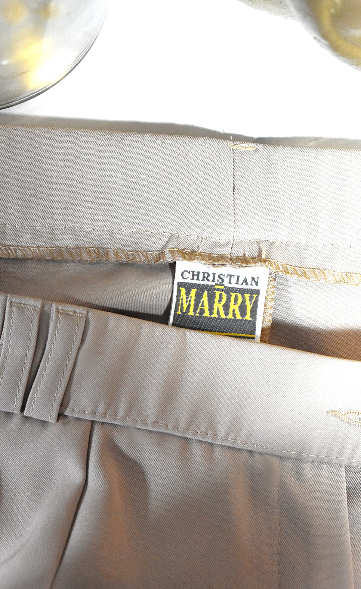 Pantalon beige à pinces