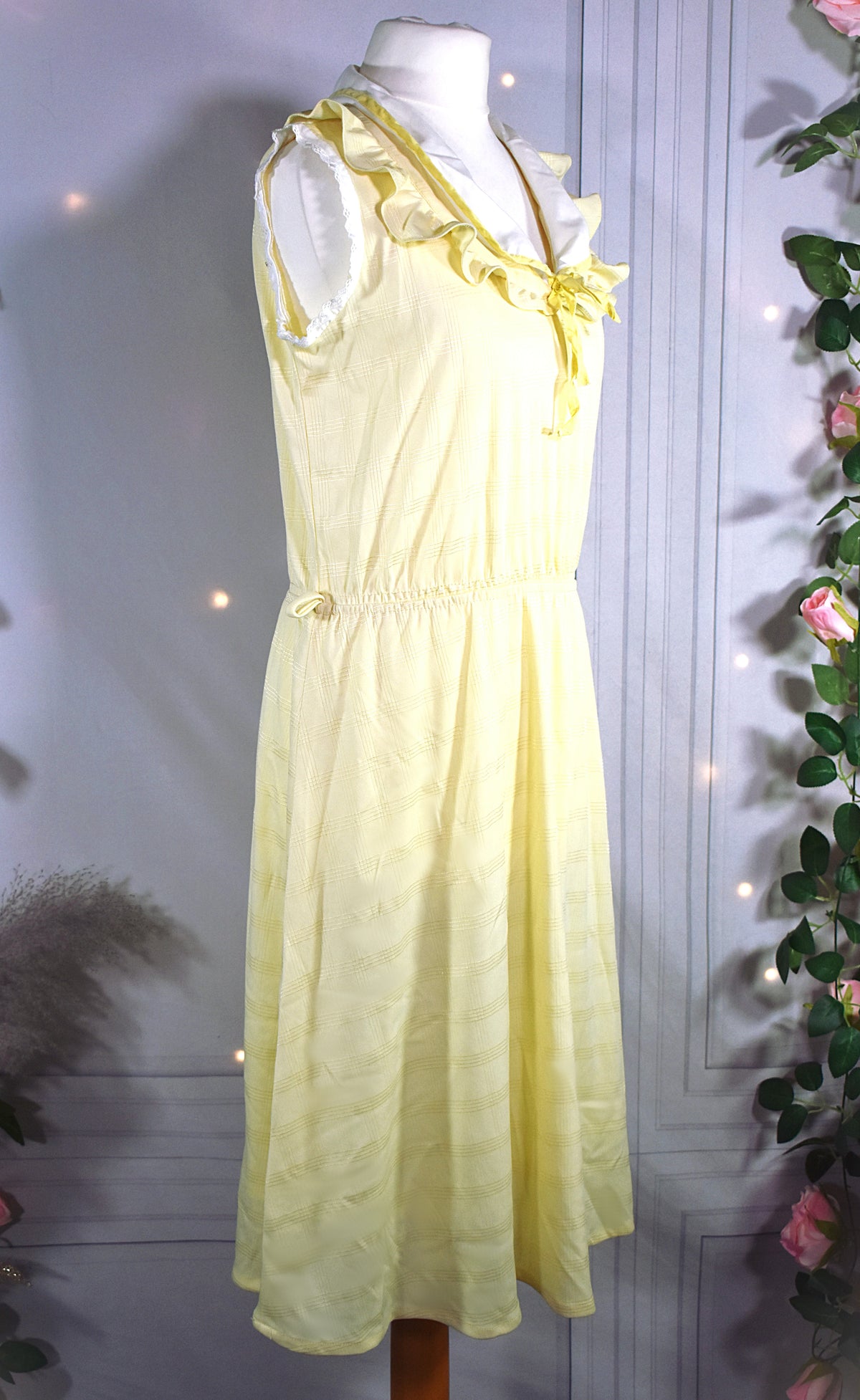 Robe champêtre jaune pastel