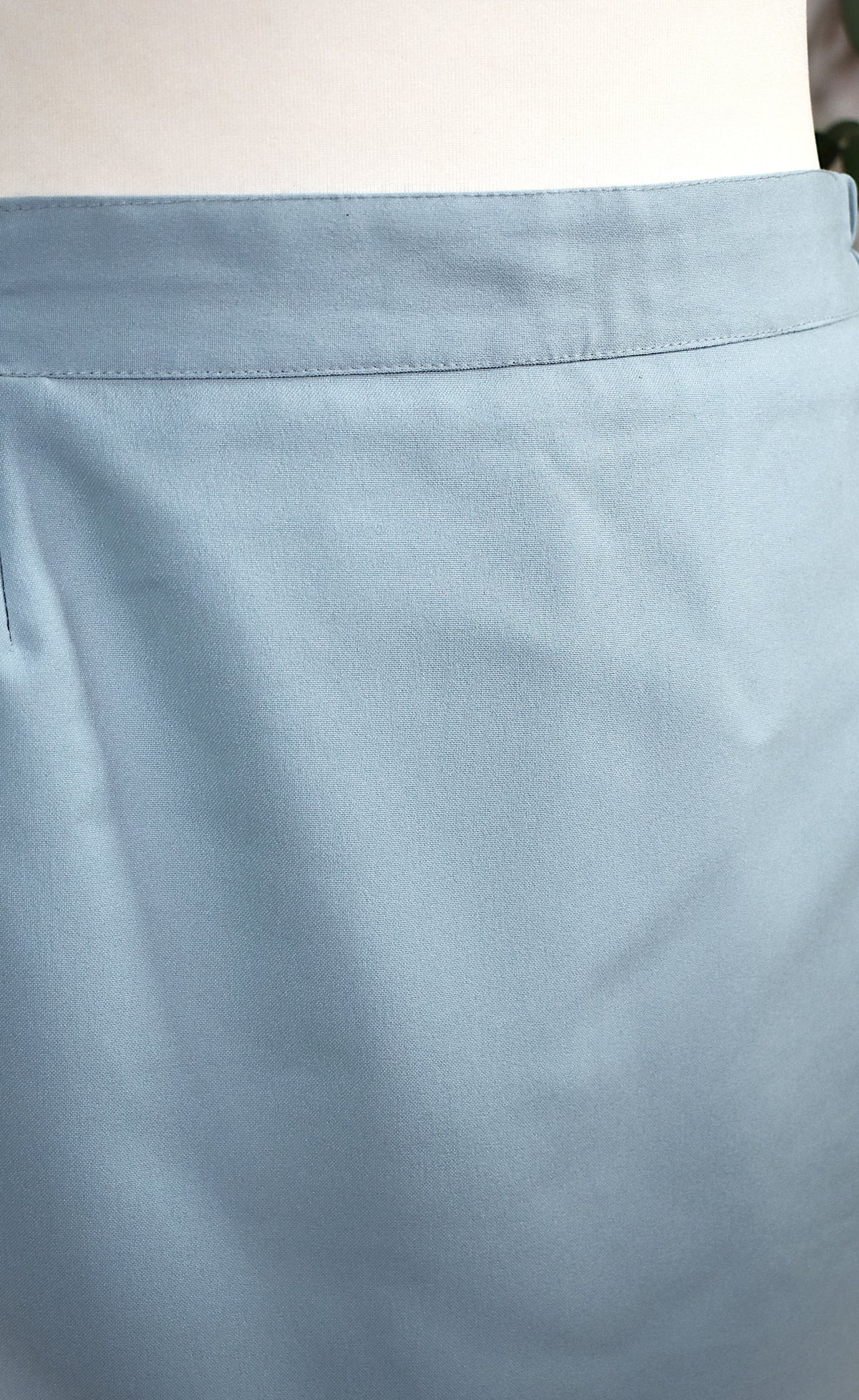 Jupe droite mi-longue bleu pastel