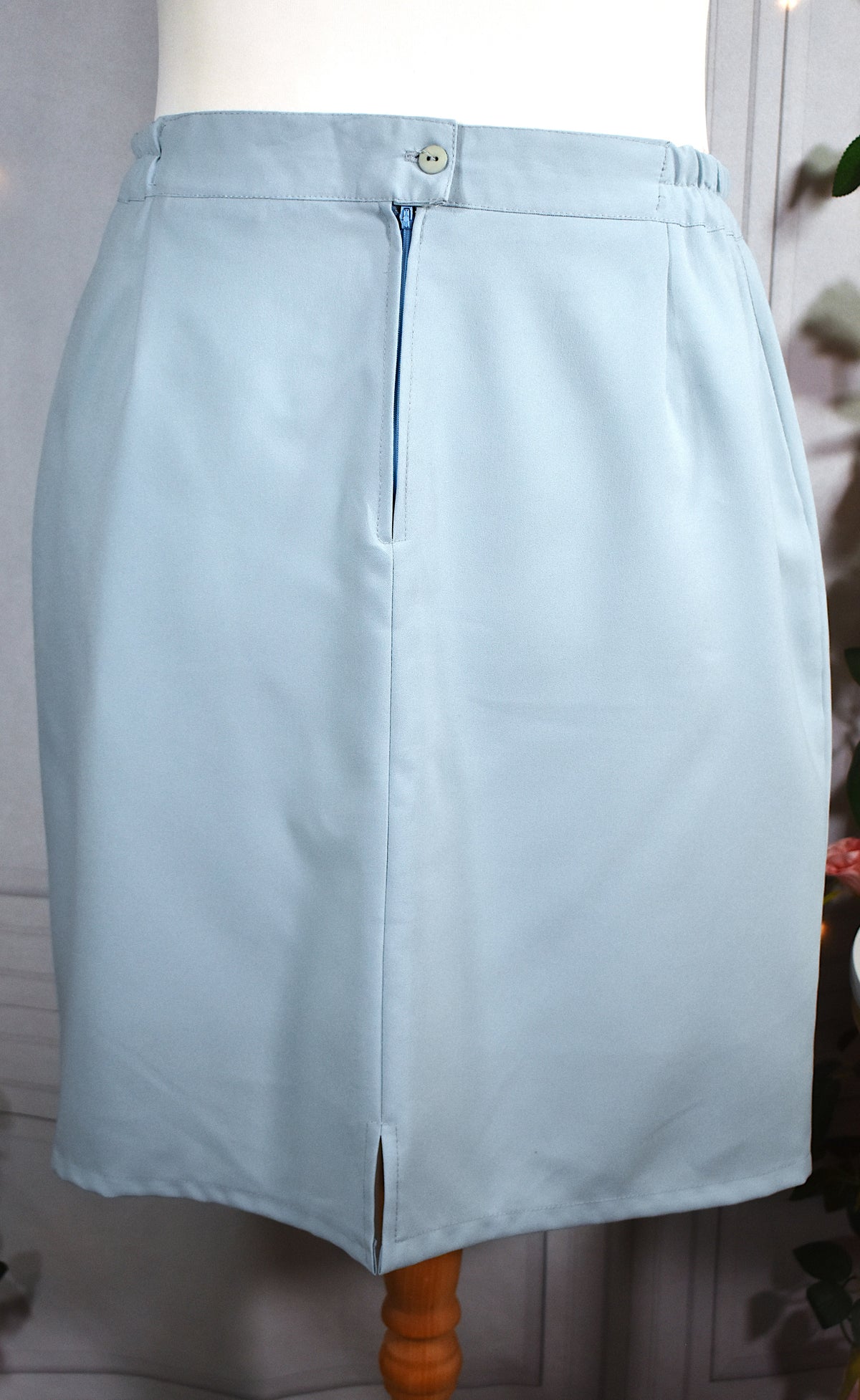 Jupe droite mi-longue bleu pastel
