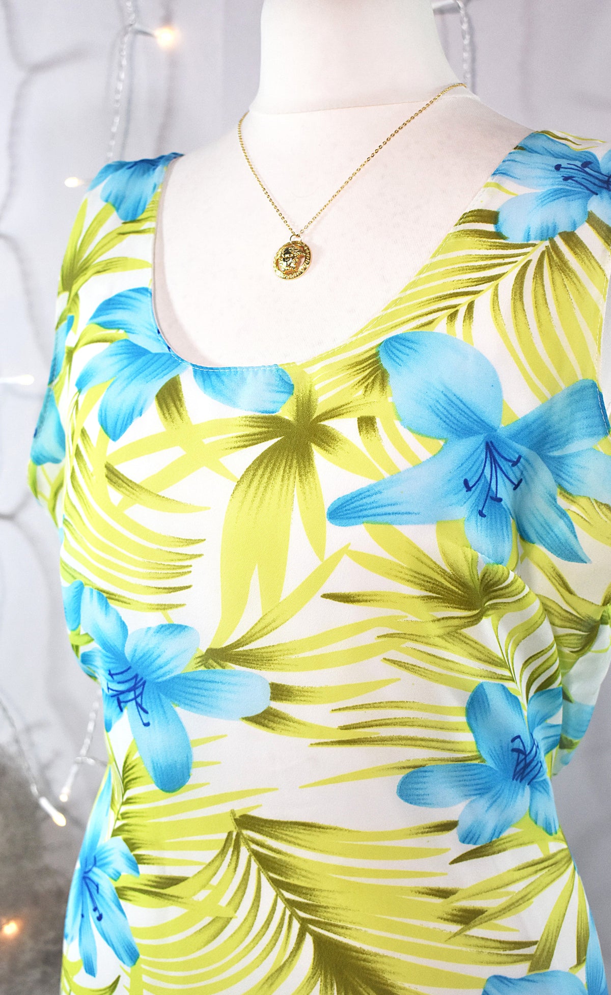 Robe fleurs d'hibiscus vertes & bleues