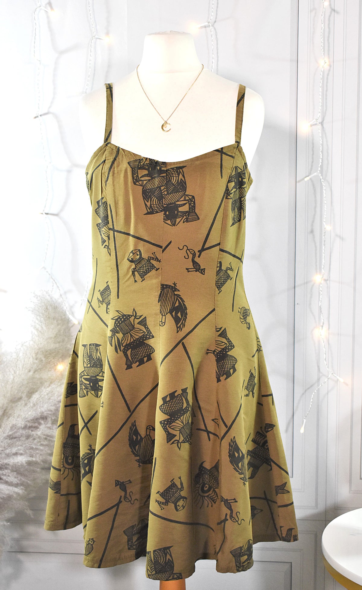 Robe courte patineuse kaki imprimée