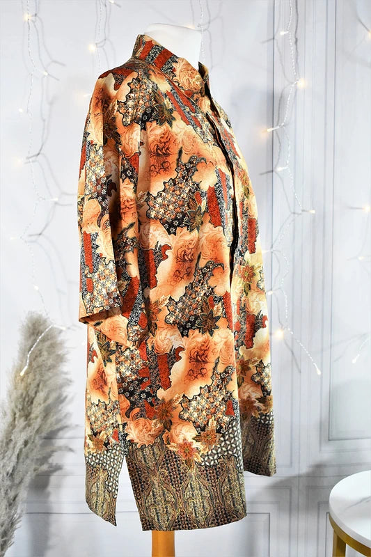 Chemise soie & coton Batik Sutra Putih à motif floral au style automnal, coupe mixte