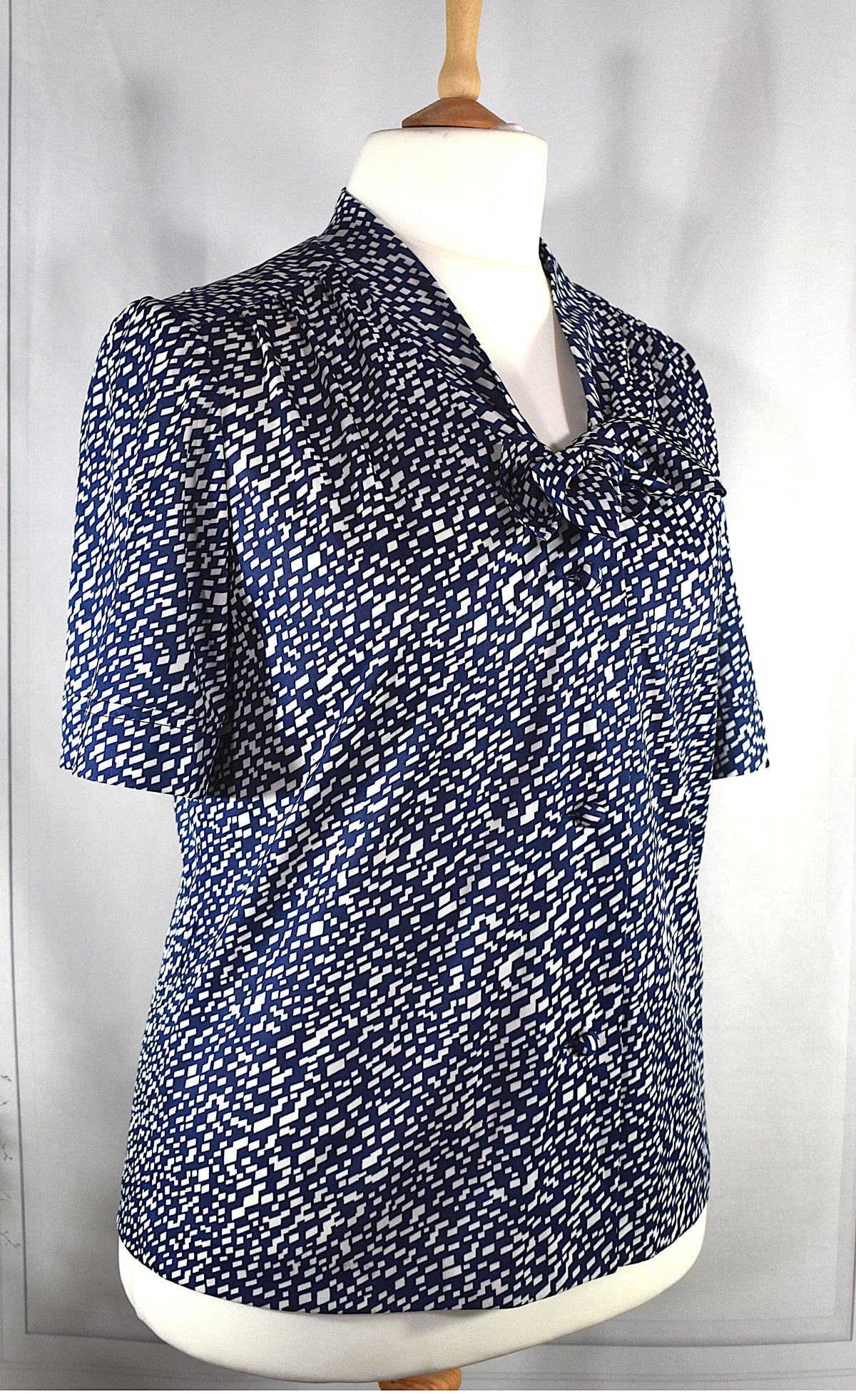 Blouse vintage graphique bleue & blanche