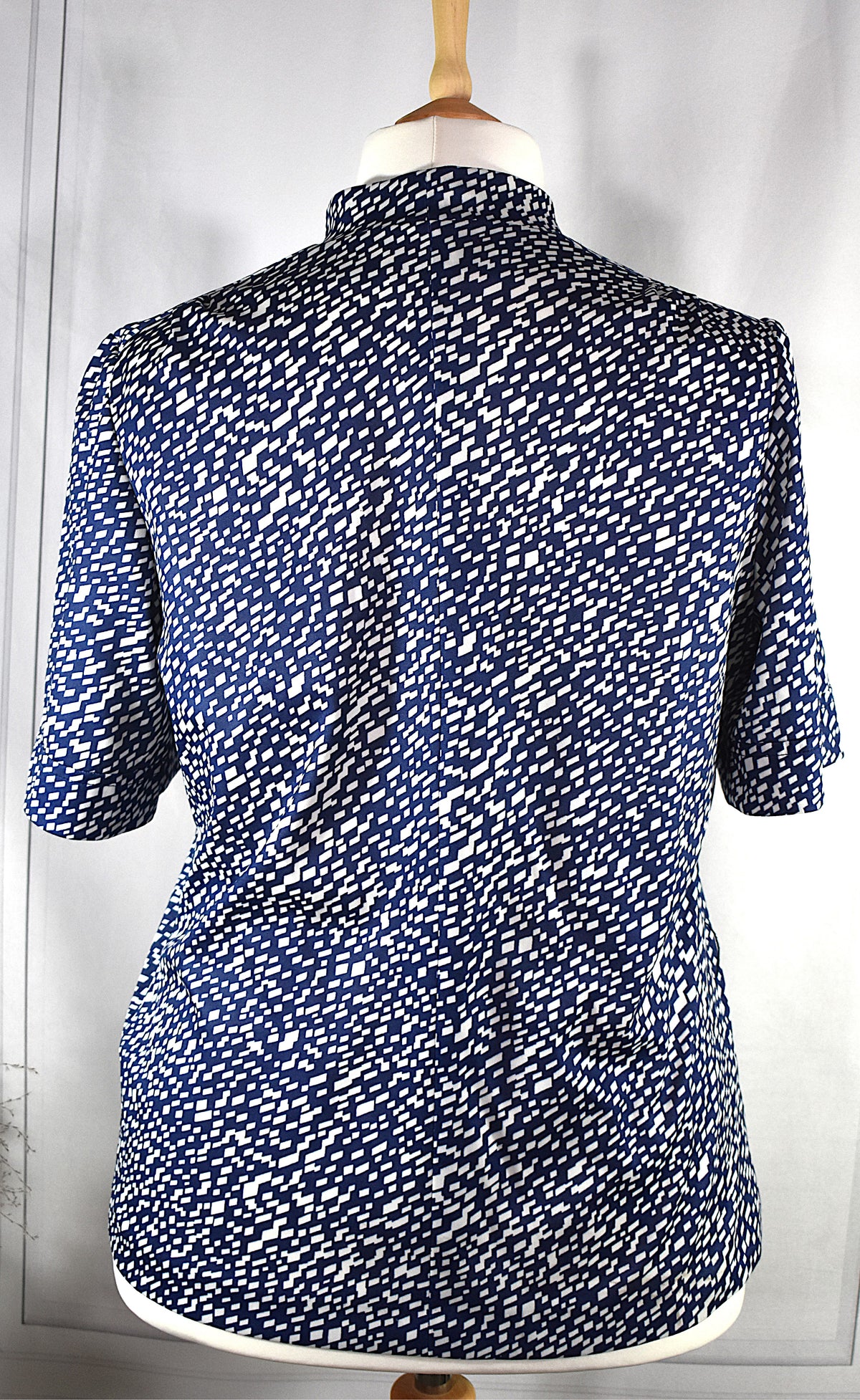 Blouse vintage graphique bleue & blanche