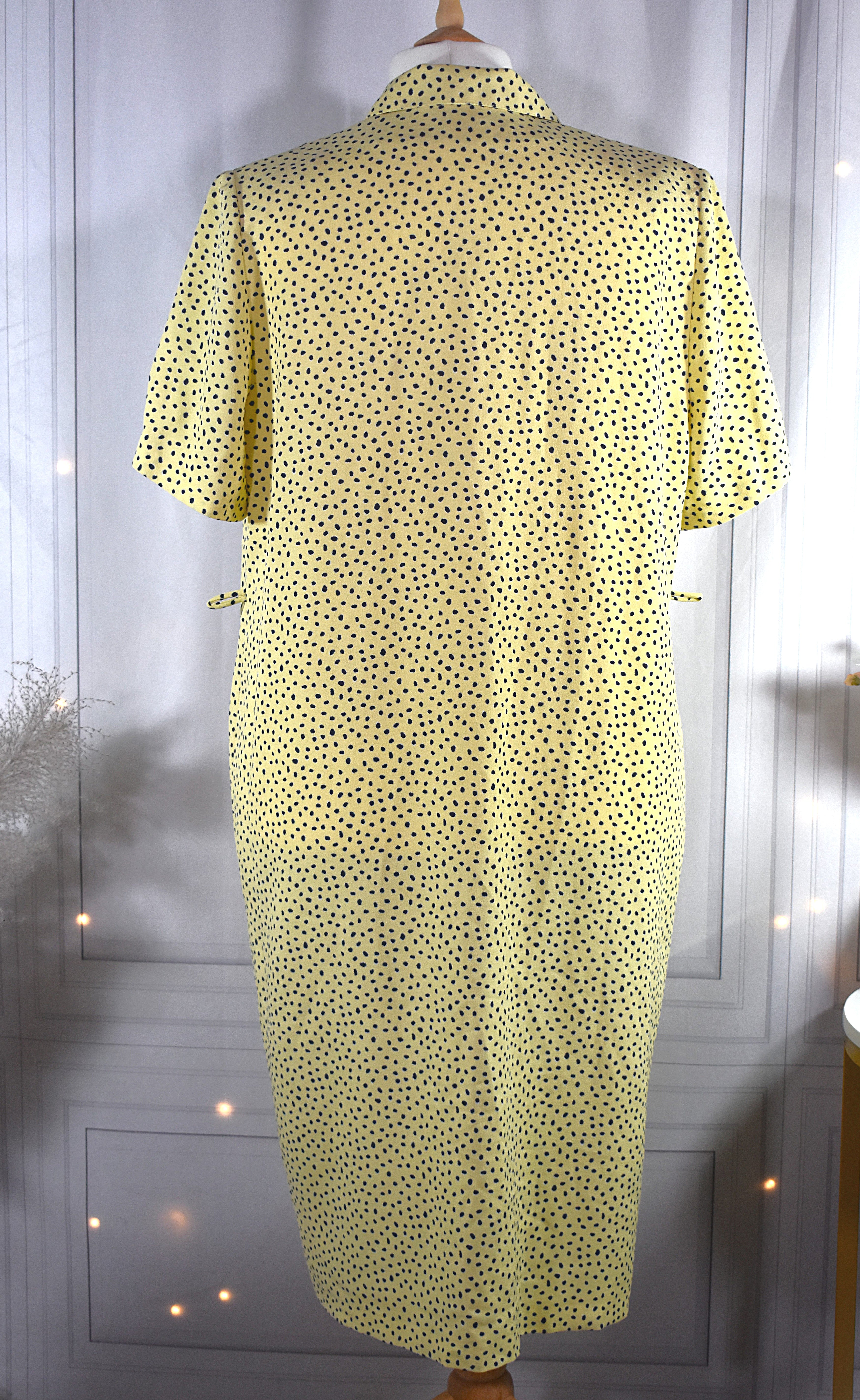 La robe jaune ou bleu sale