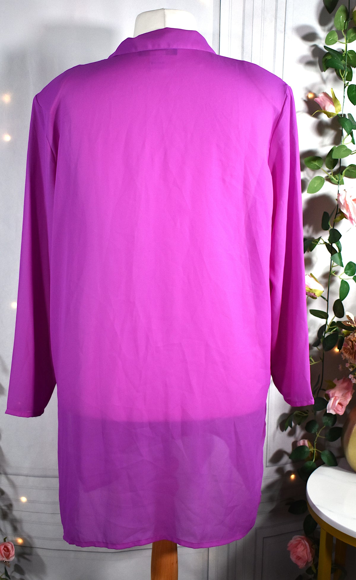 Surchemise en mousseline fuchsia & broderies florales