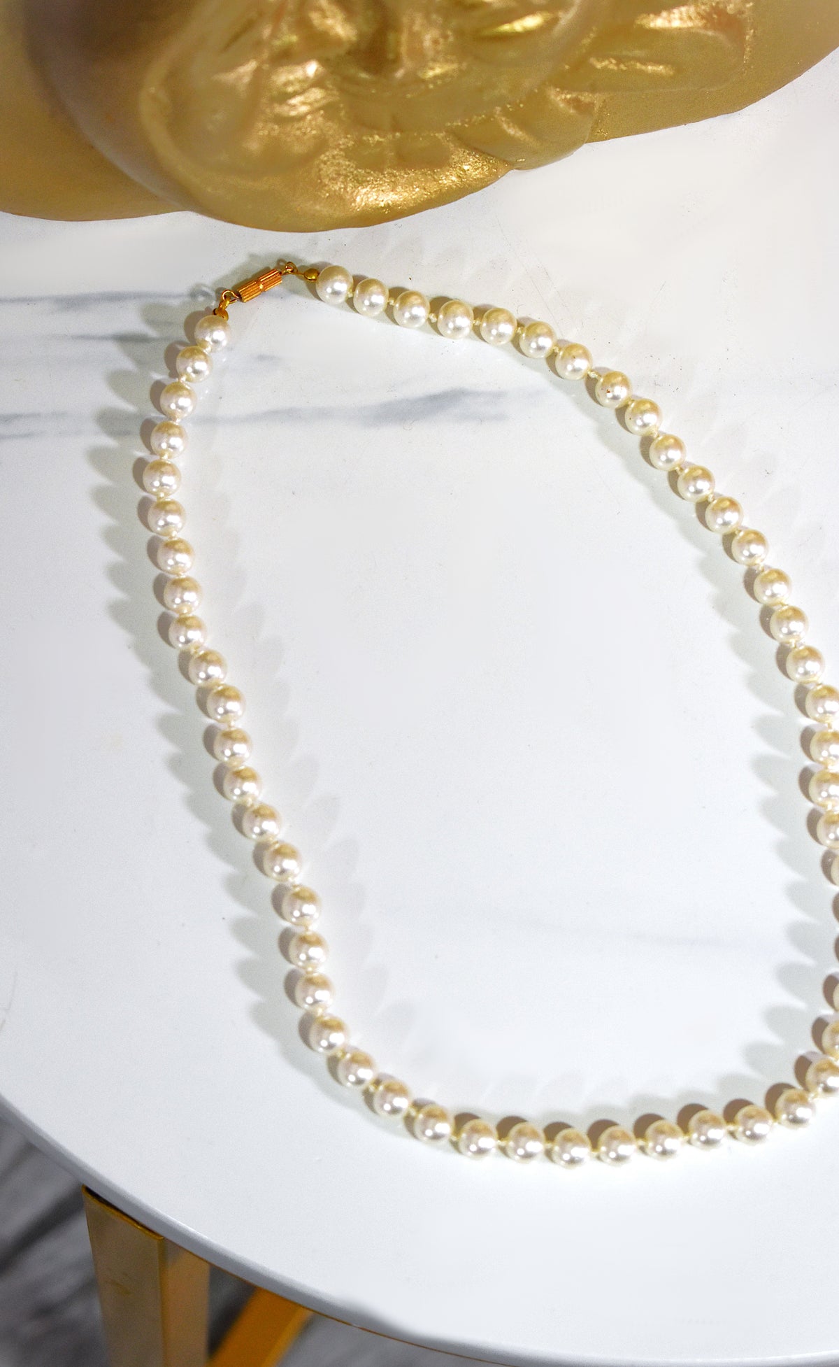 Collier vintage chic en fausses perles de culture nacrées