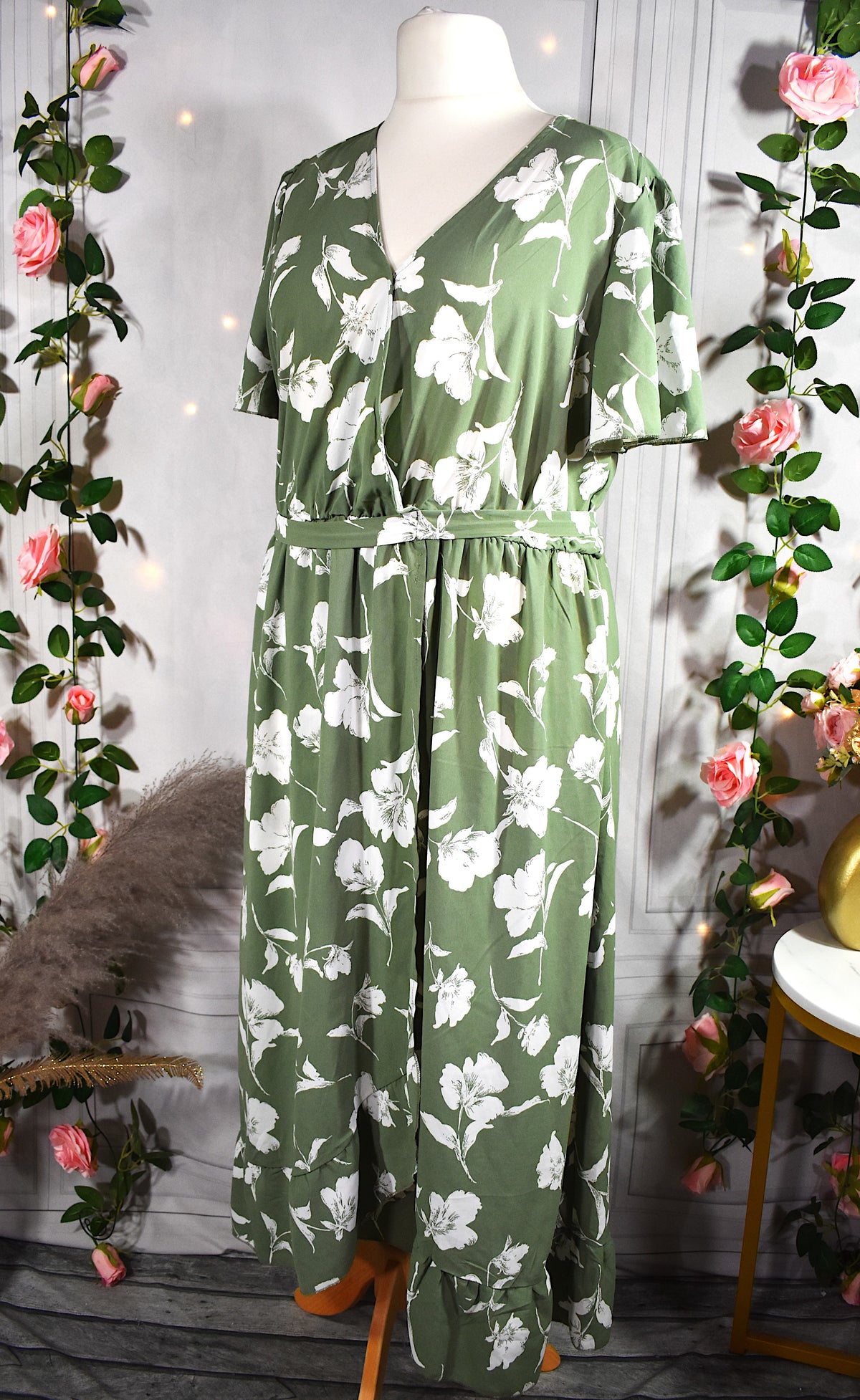 Robe longue verte & fleurs blanches