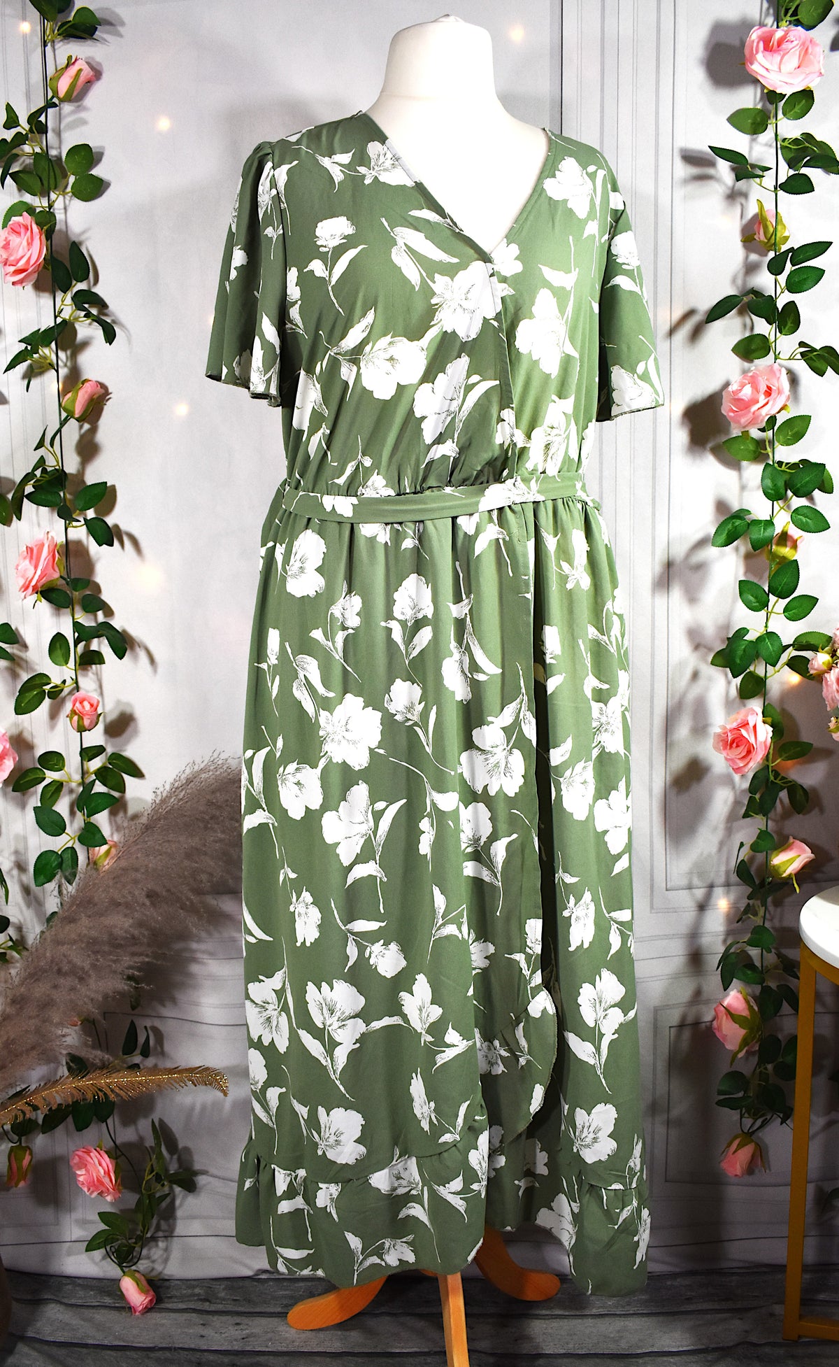 Robe longue verte & fleurs blanches