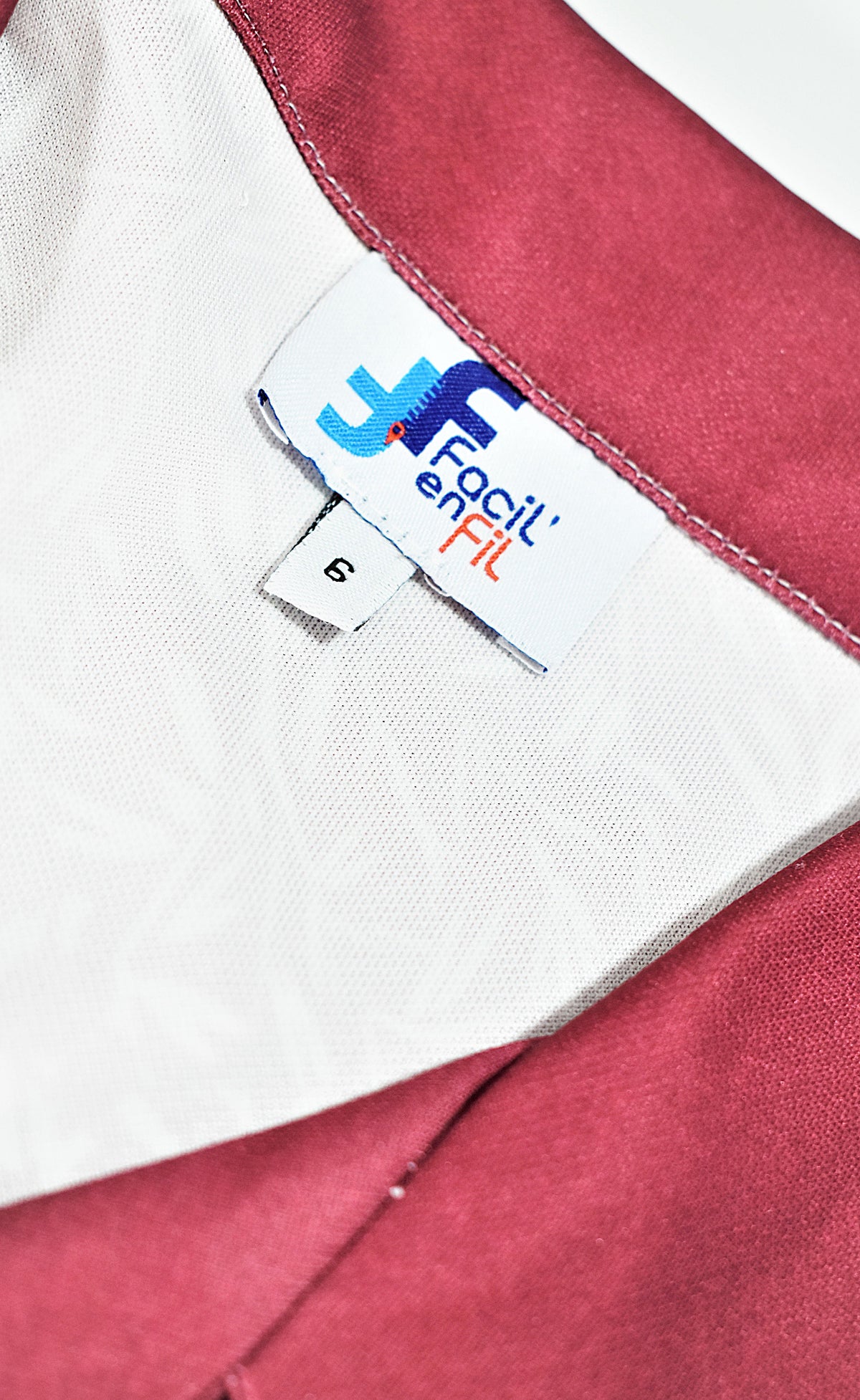 Robe imprimés végétaux bordeaux et blancs