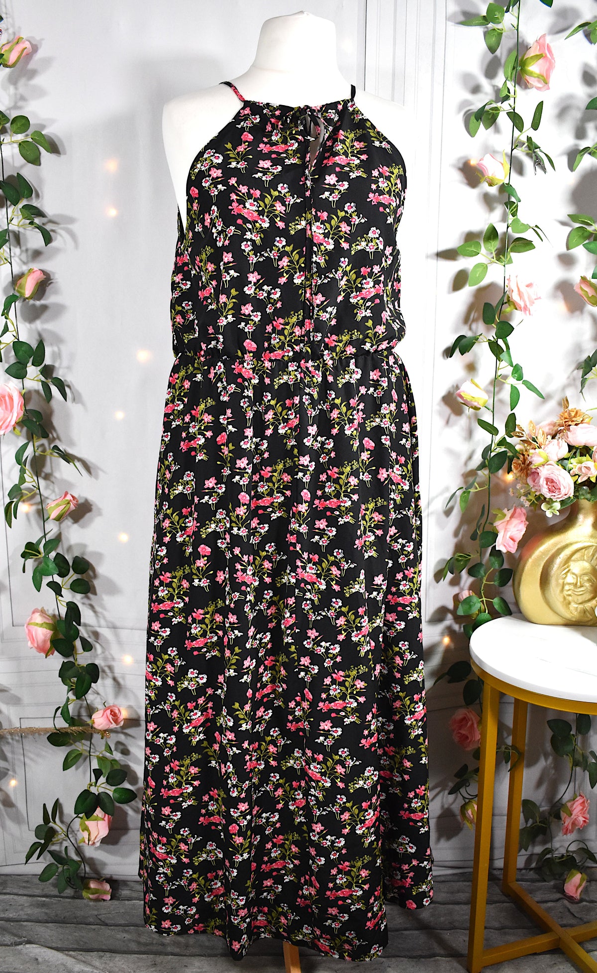 Robe longue noire aux fleurs roses & blanches