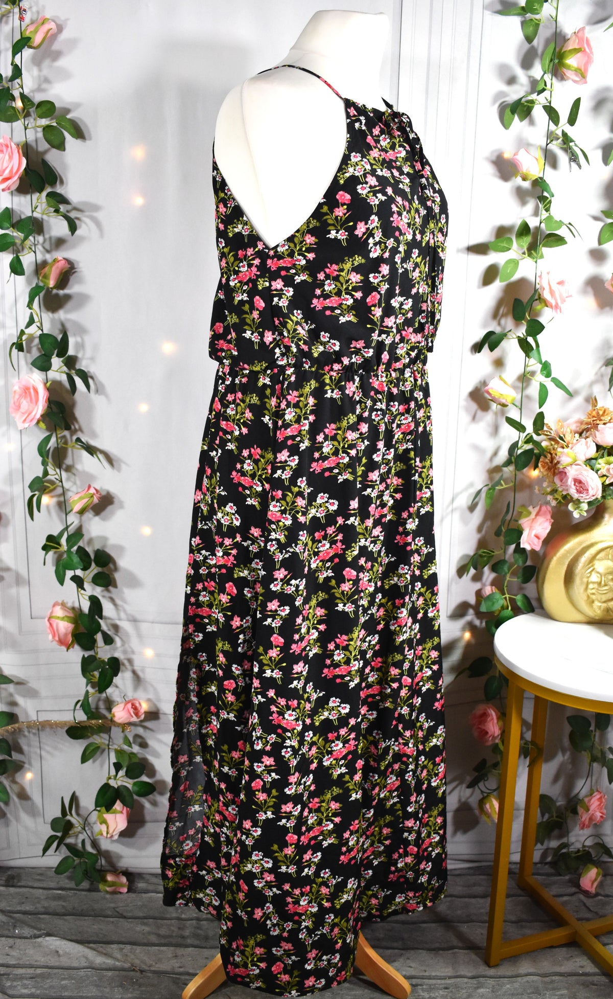 Robe longue noire aux fleurs roses & blanches