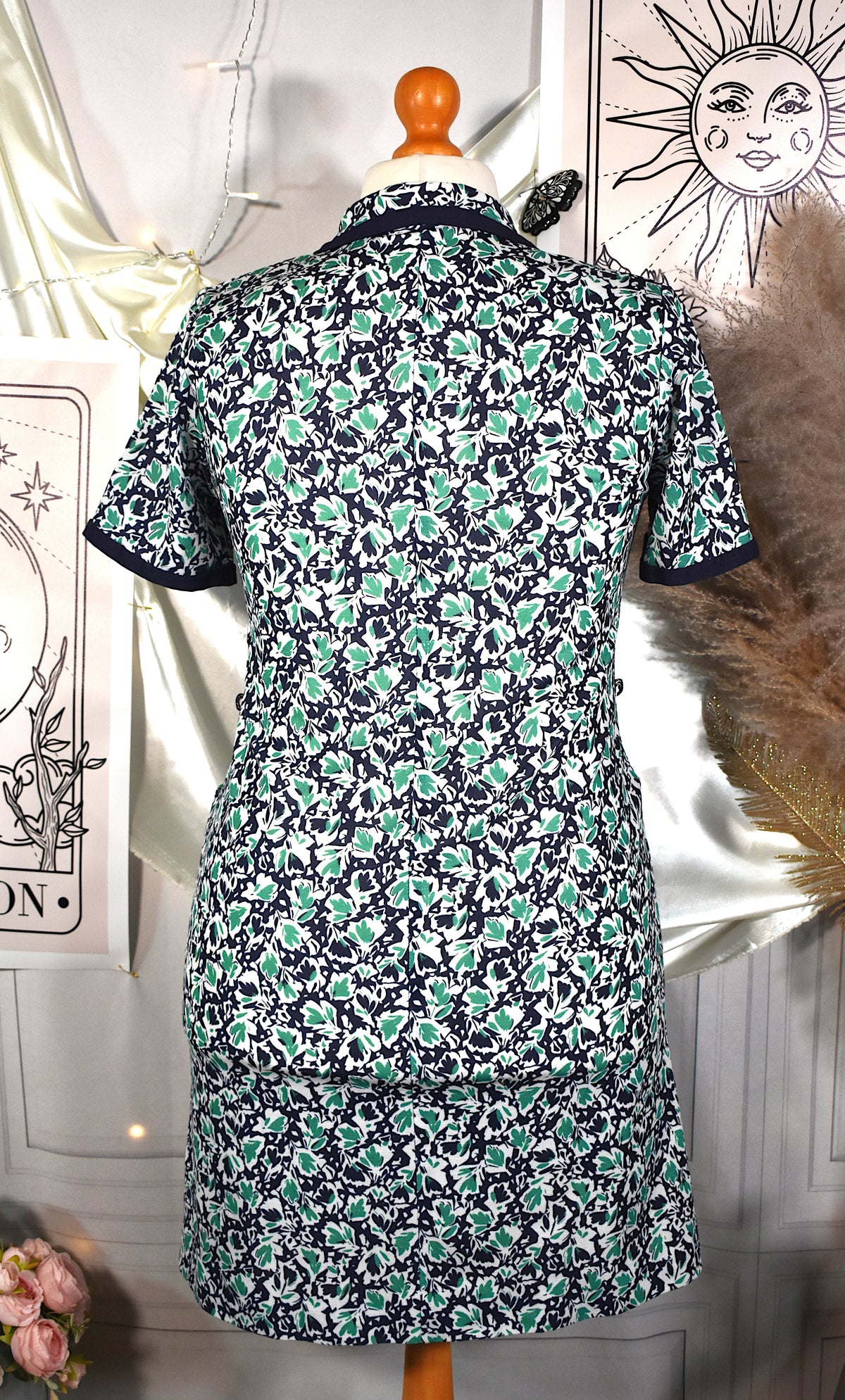 Robe courte imprimé feuillage bleu et vert