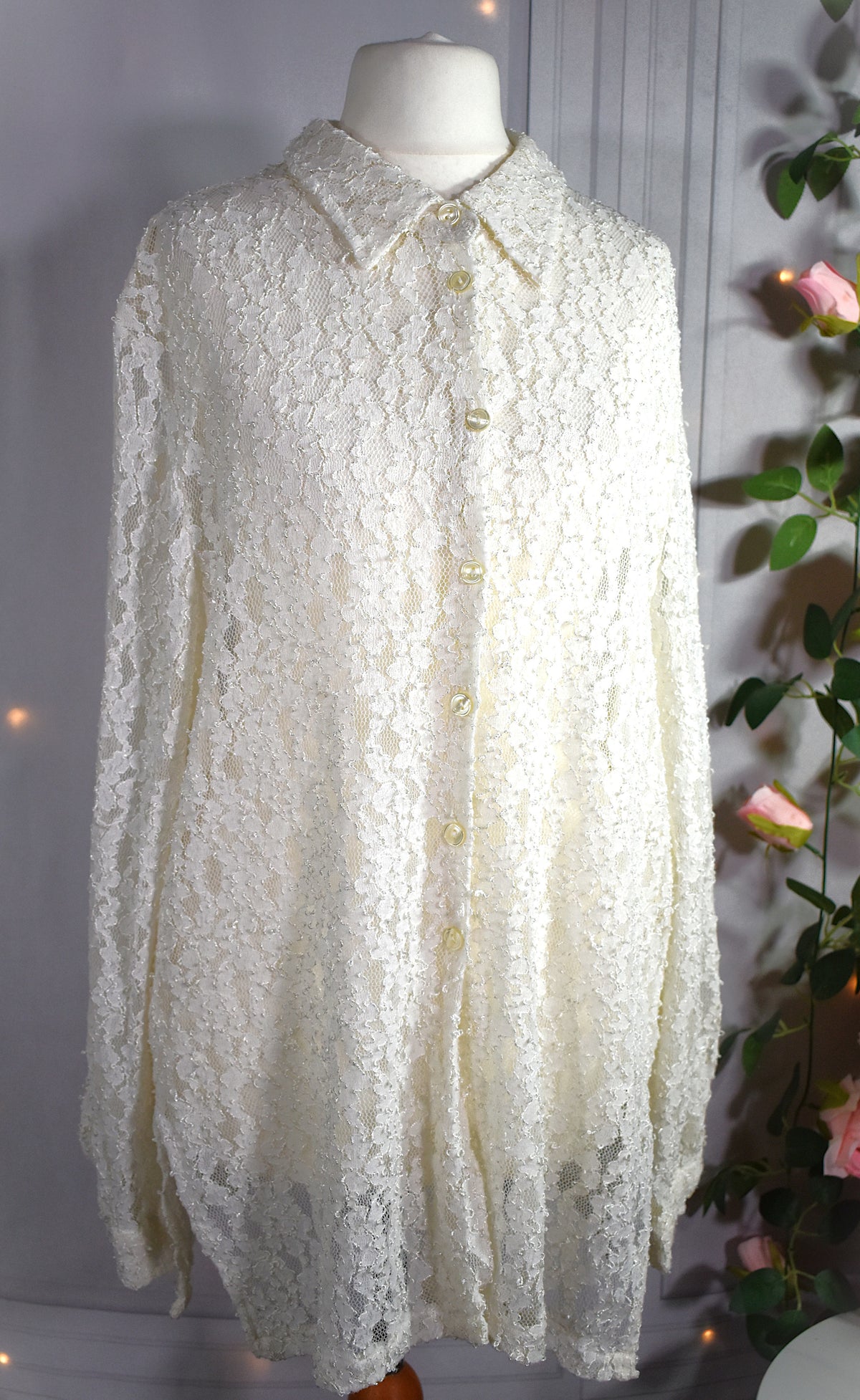 Chemise en guipure blanc cassé