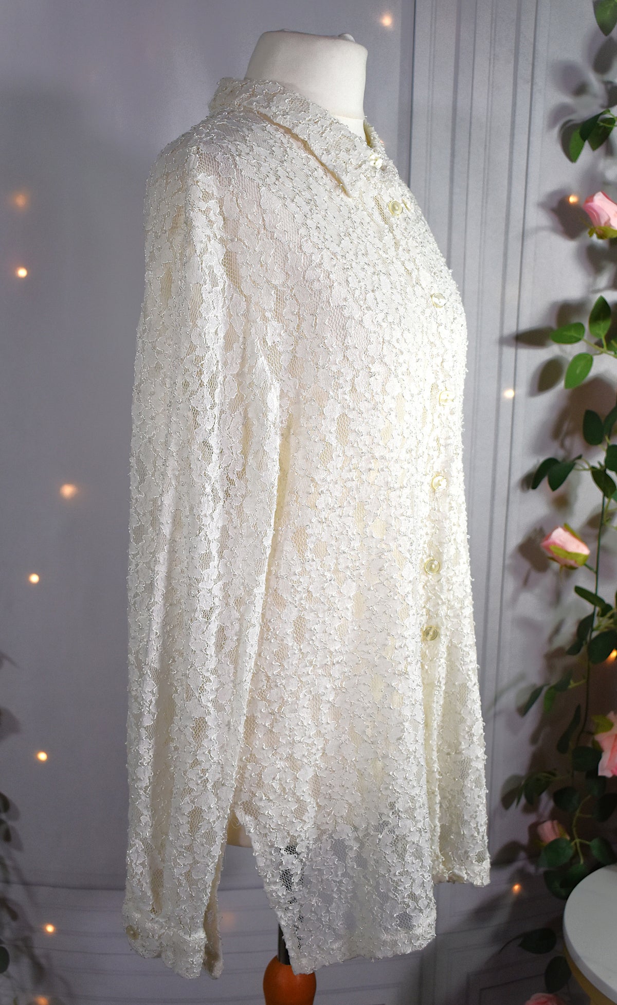 Chemise en guipure blanc cassé