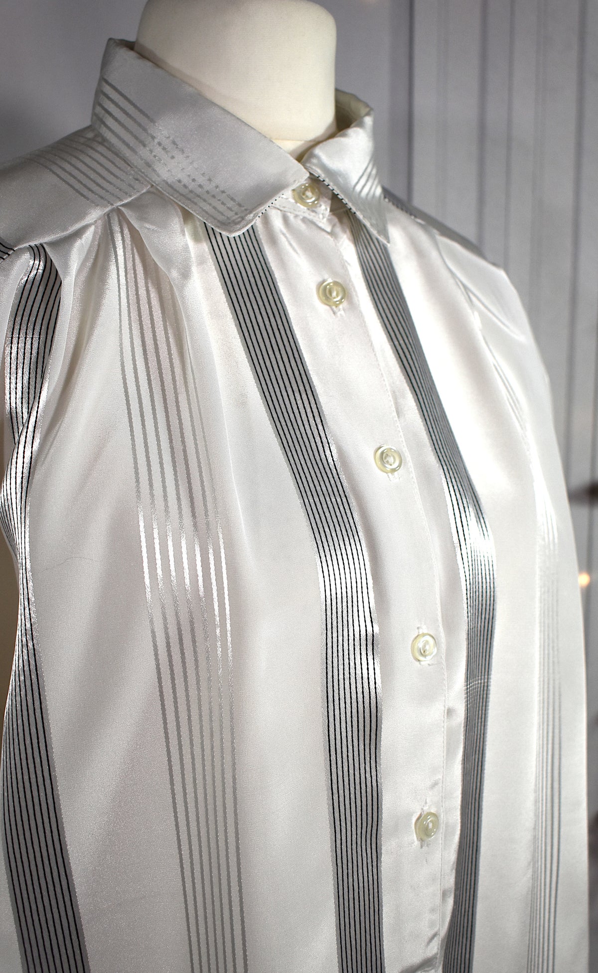 Chemise rayée satinée aux rayures argentées