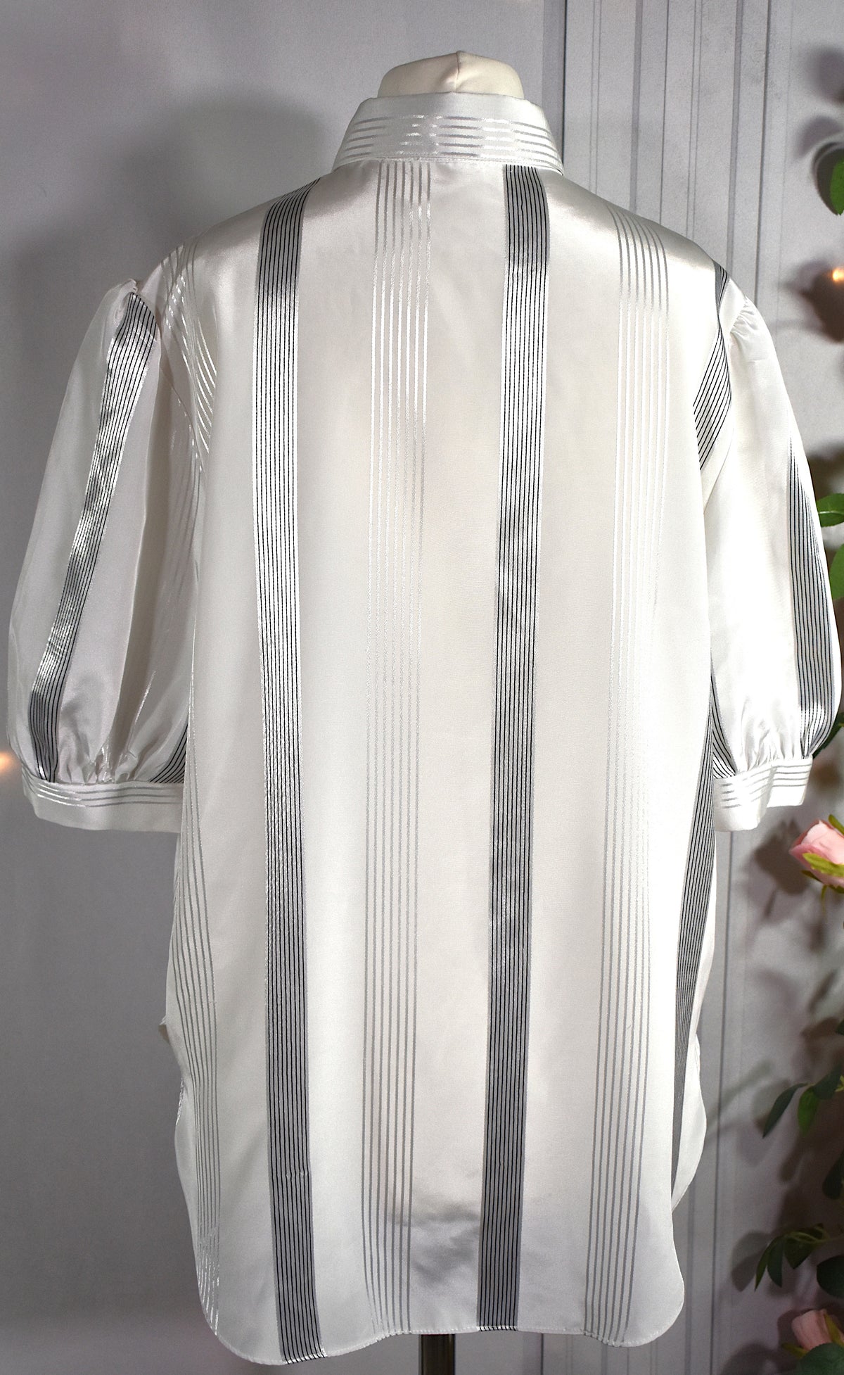 Chemise rayée satinée aux rayures argentées
