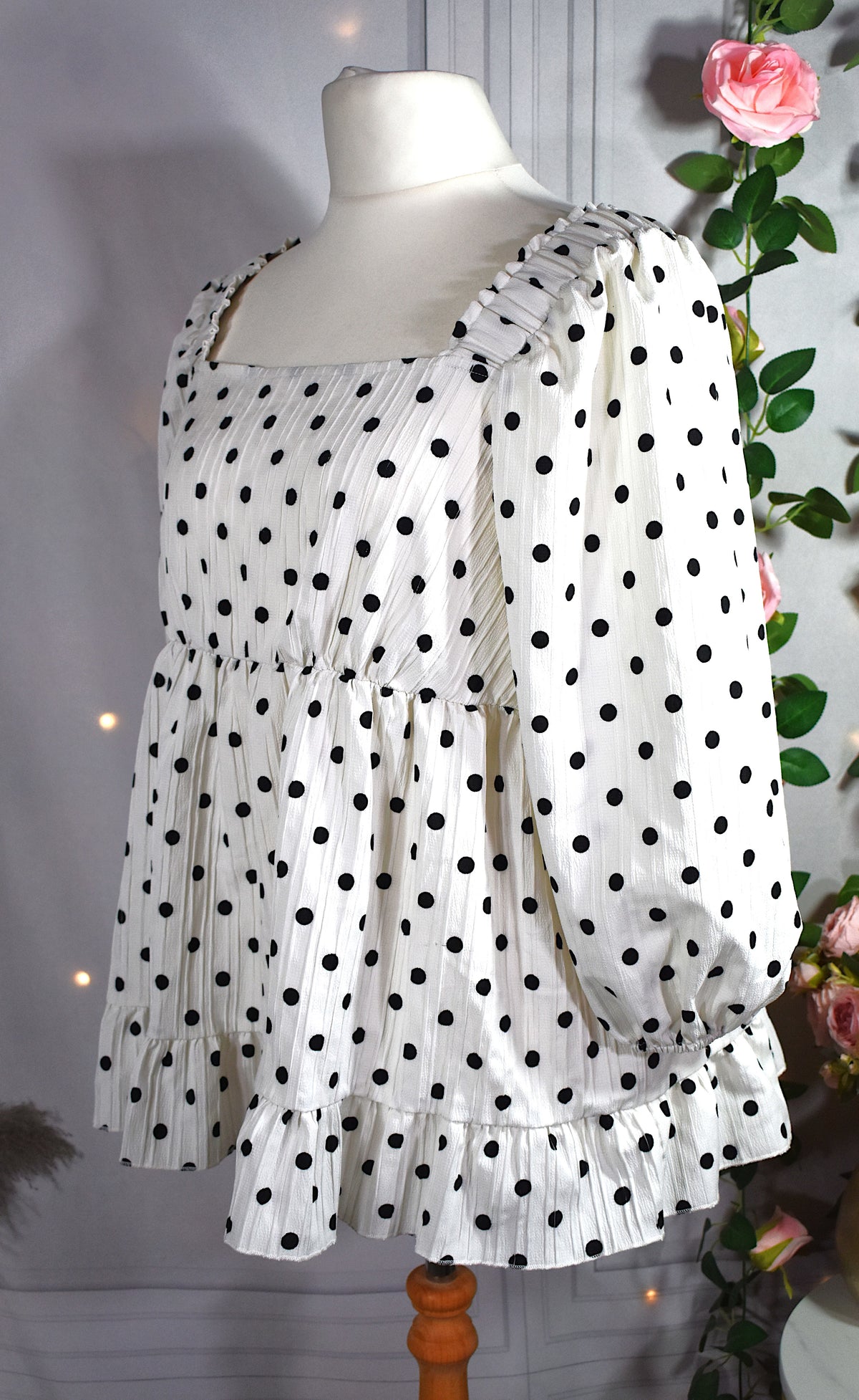 Blouse blanche & pois noirs