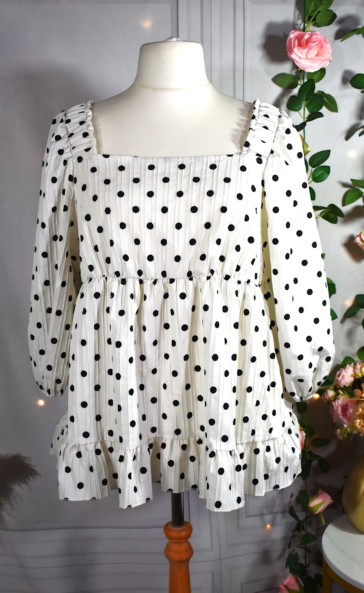 Blouse blanche & pois noirs