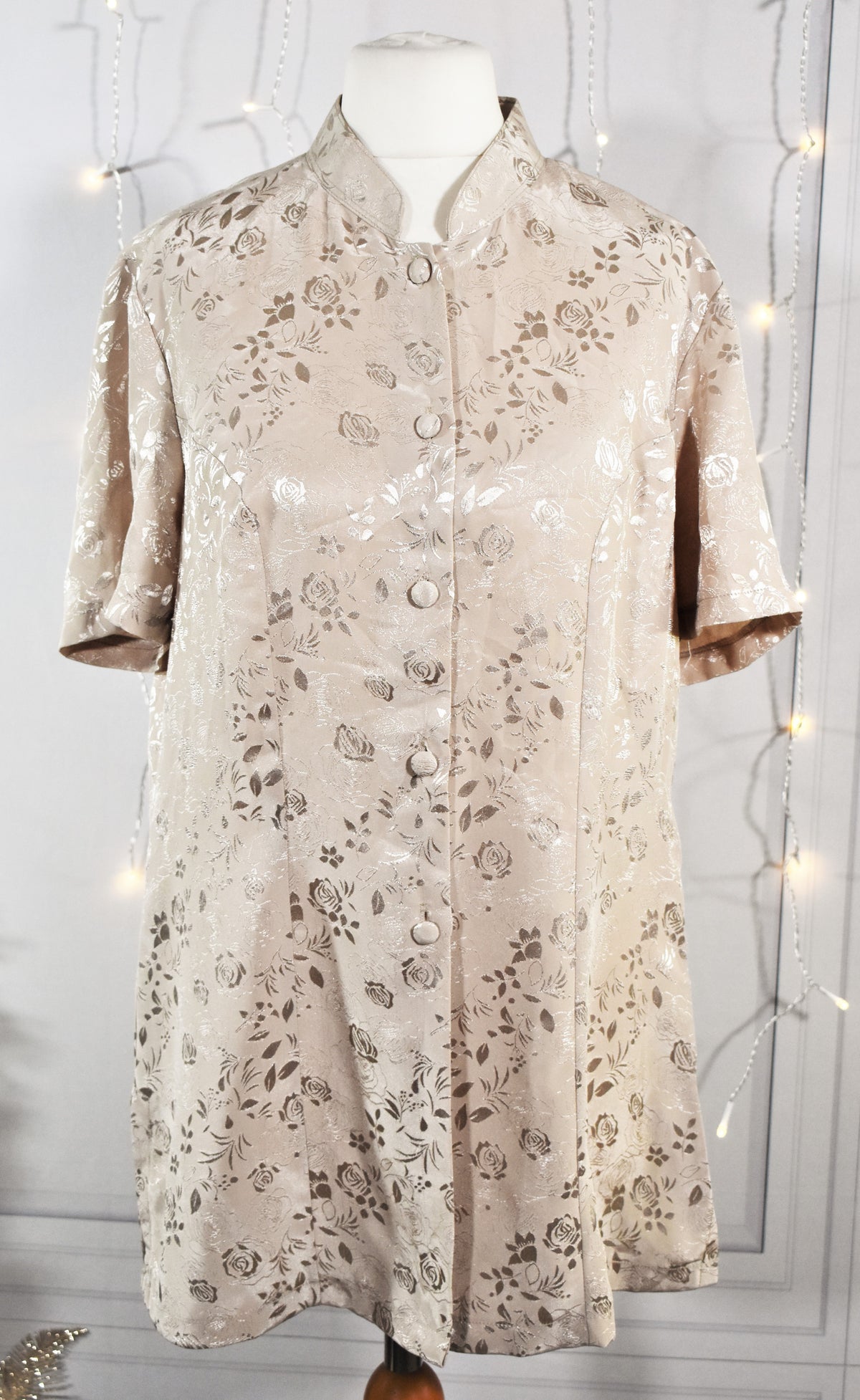 Chemise vintage à motifs floraux damassés