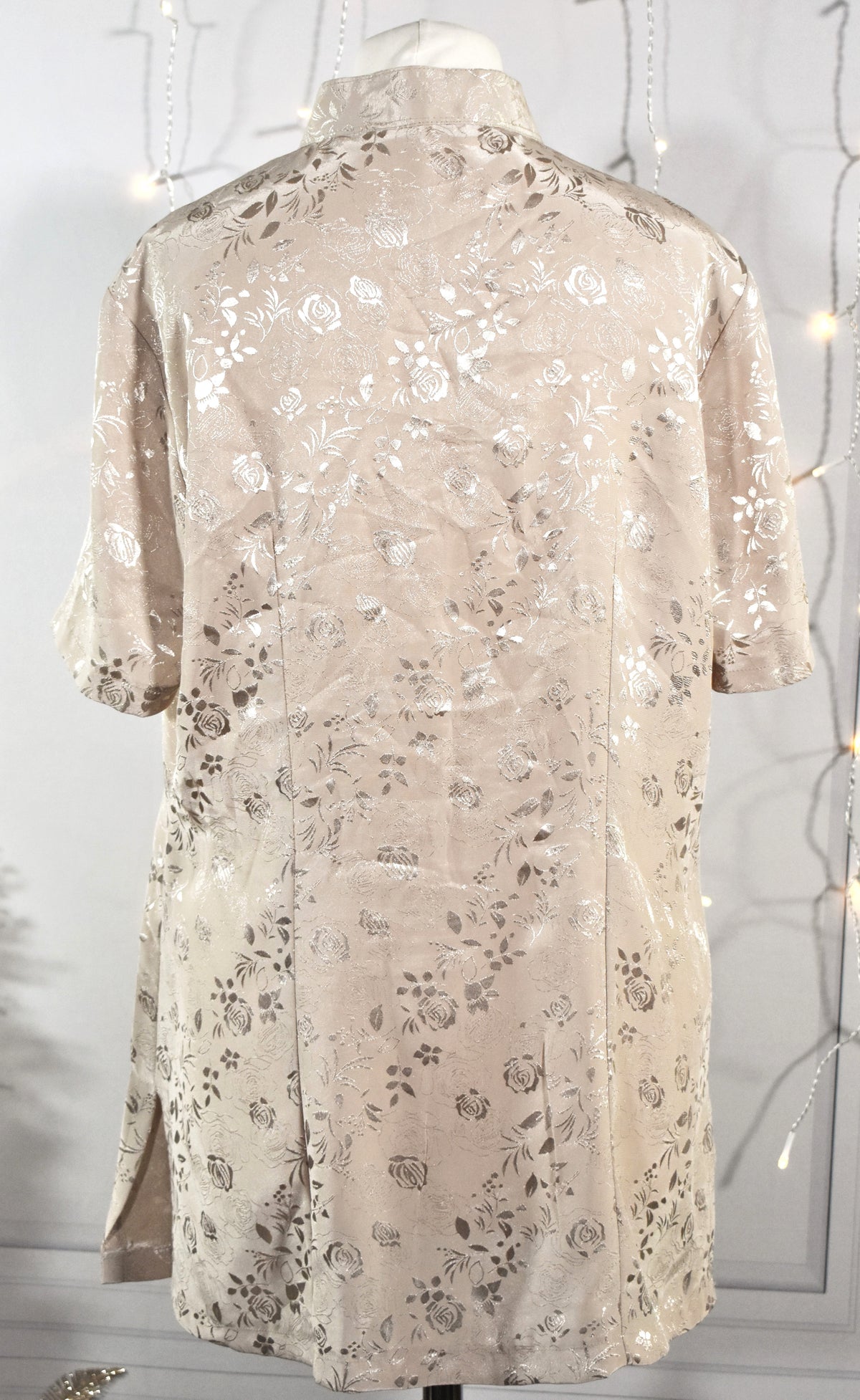 Chemise vintage à motifs floraux damassés