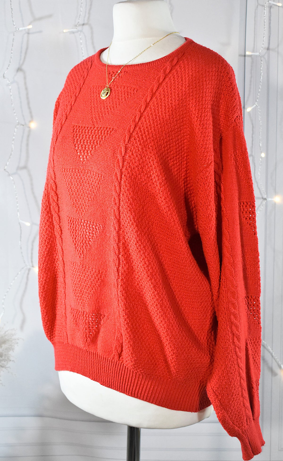 Pull vintage rouge en maille ajourée Chassagnard / Made in France