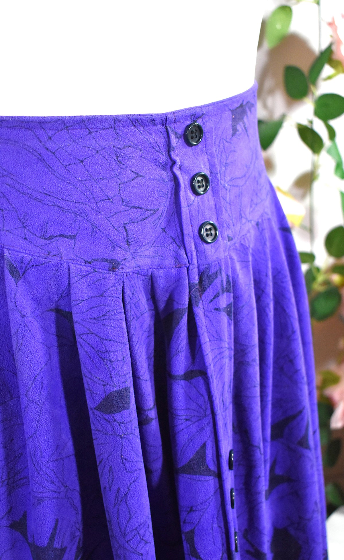 Jupe en velours violet & motifs noirs