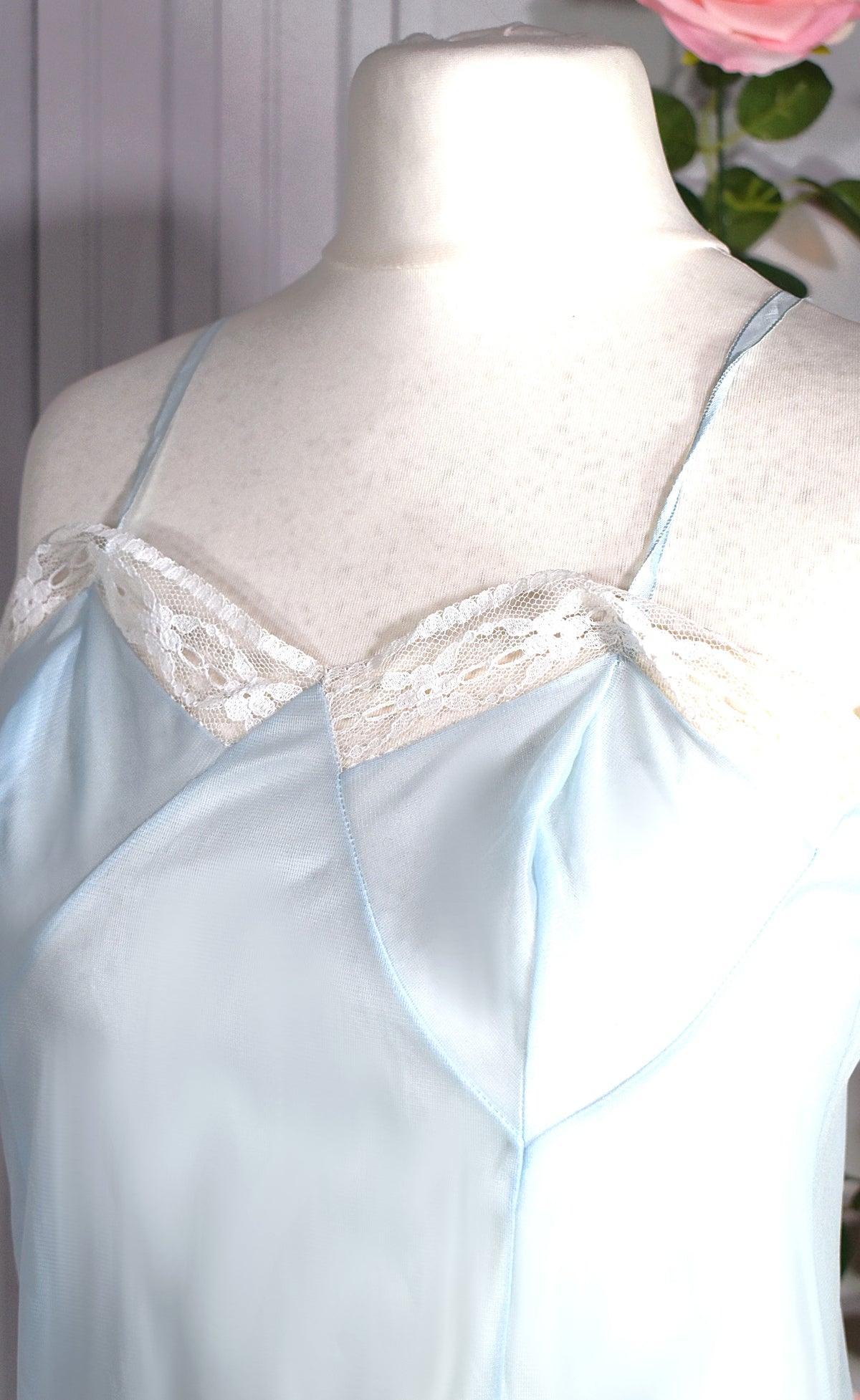Jolie nuisette vintage bleu pastel