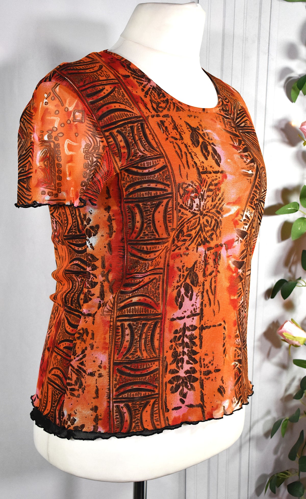 T-shirt mesh orange & rose à motifs