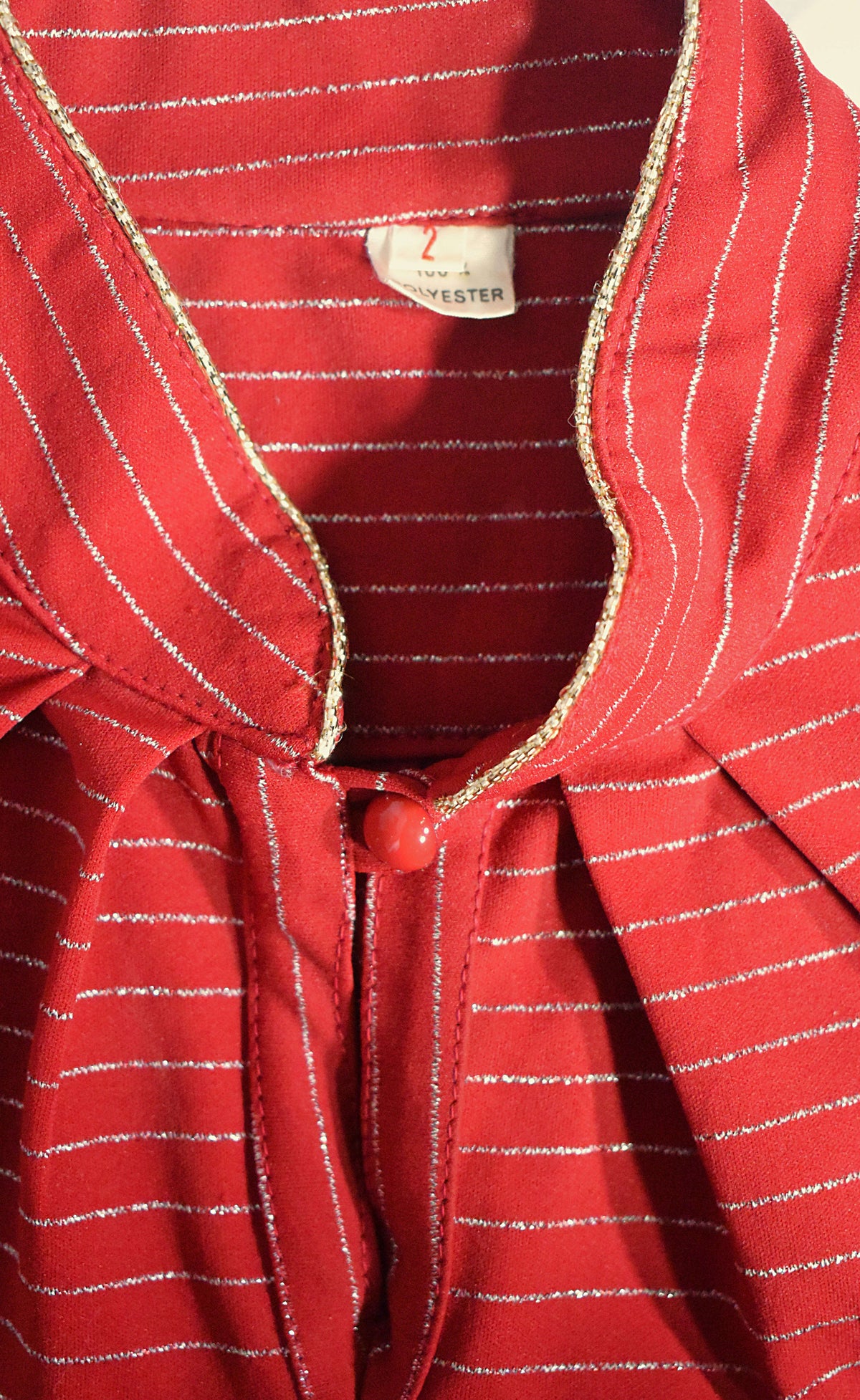 Robe vintage rouge rayée dorée col montant - Made in France