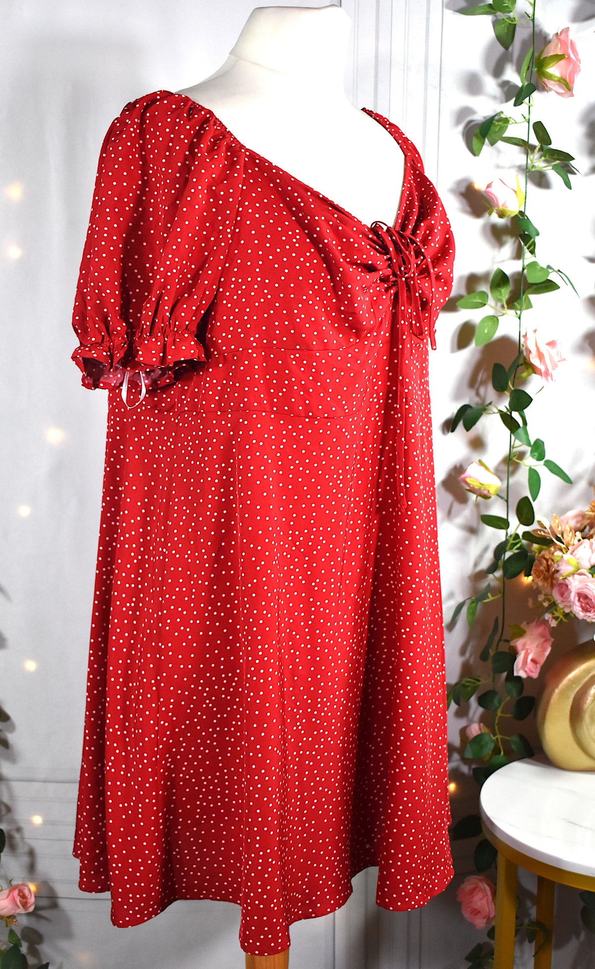 Robe rouge & pois blancs