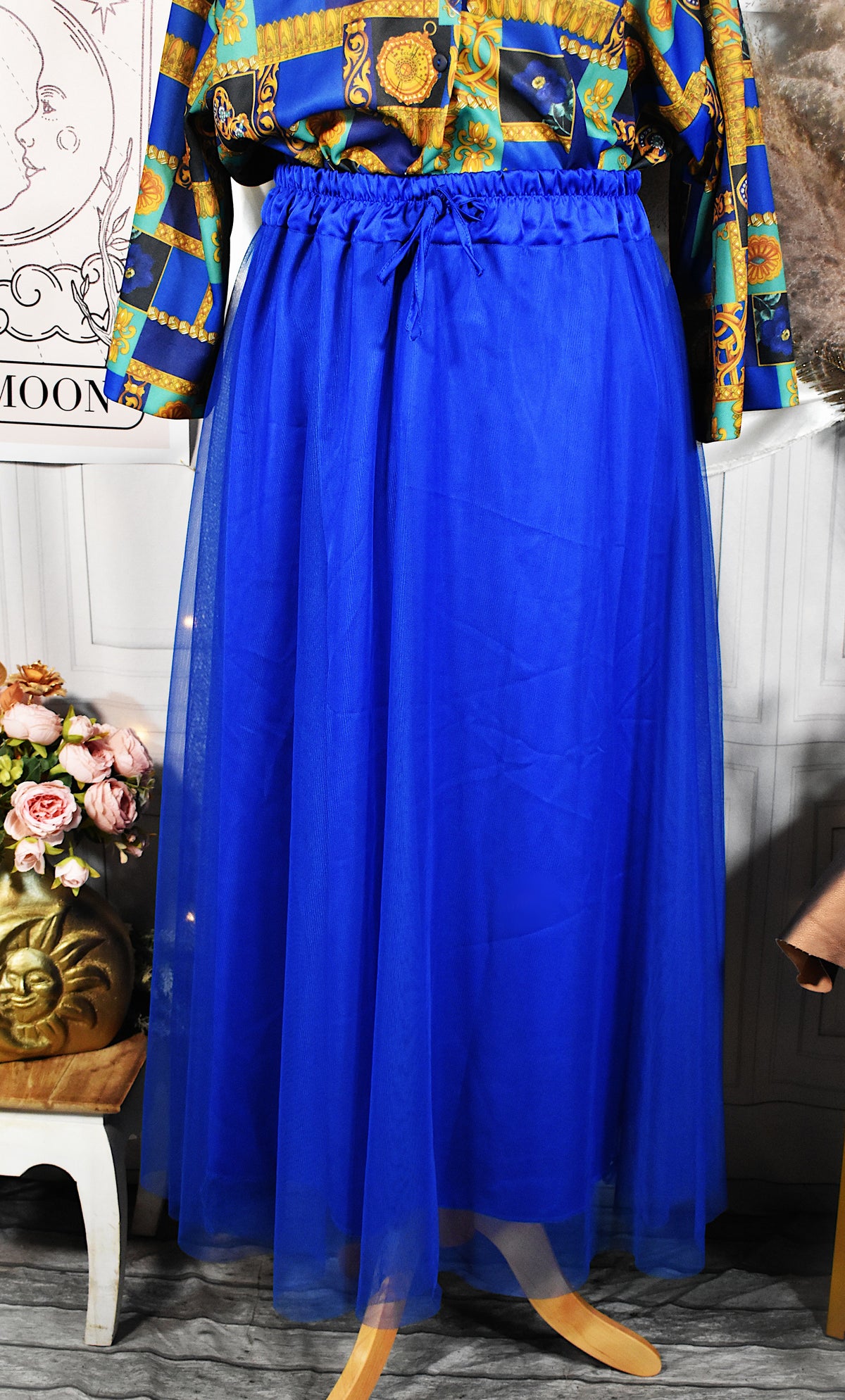 Jupe longue en tulle bleu roi