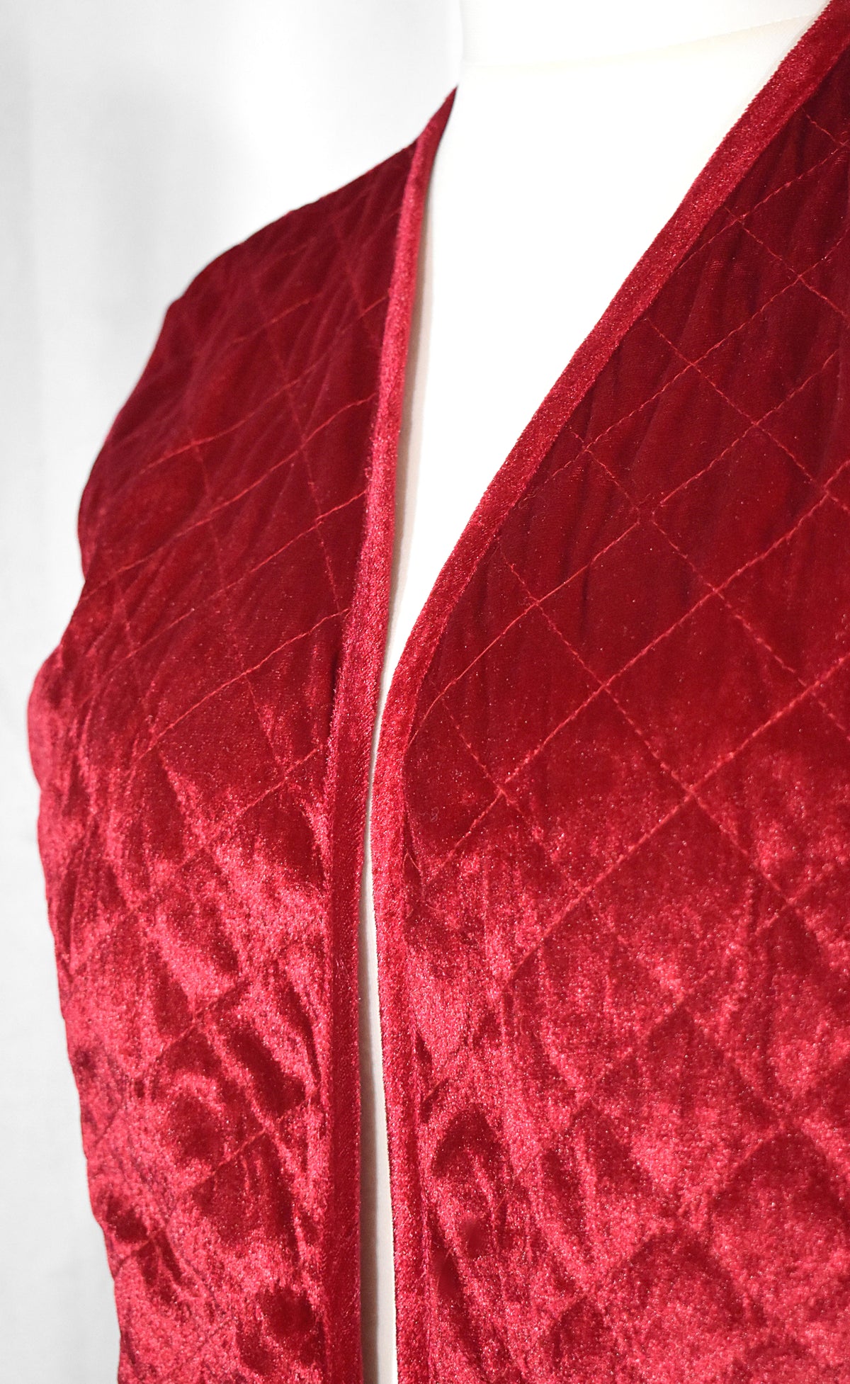 Gilet sans manche en velours matelassé rouge