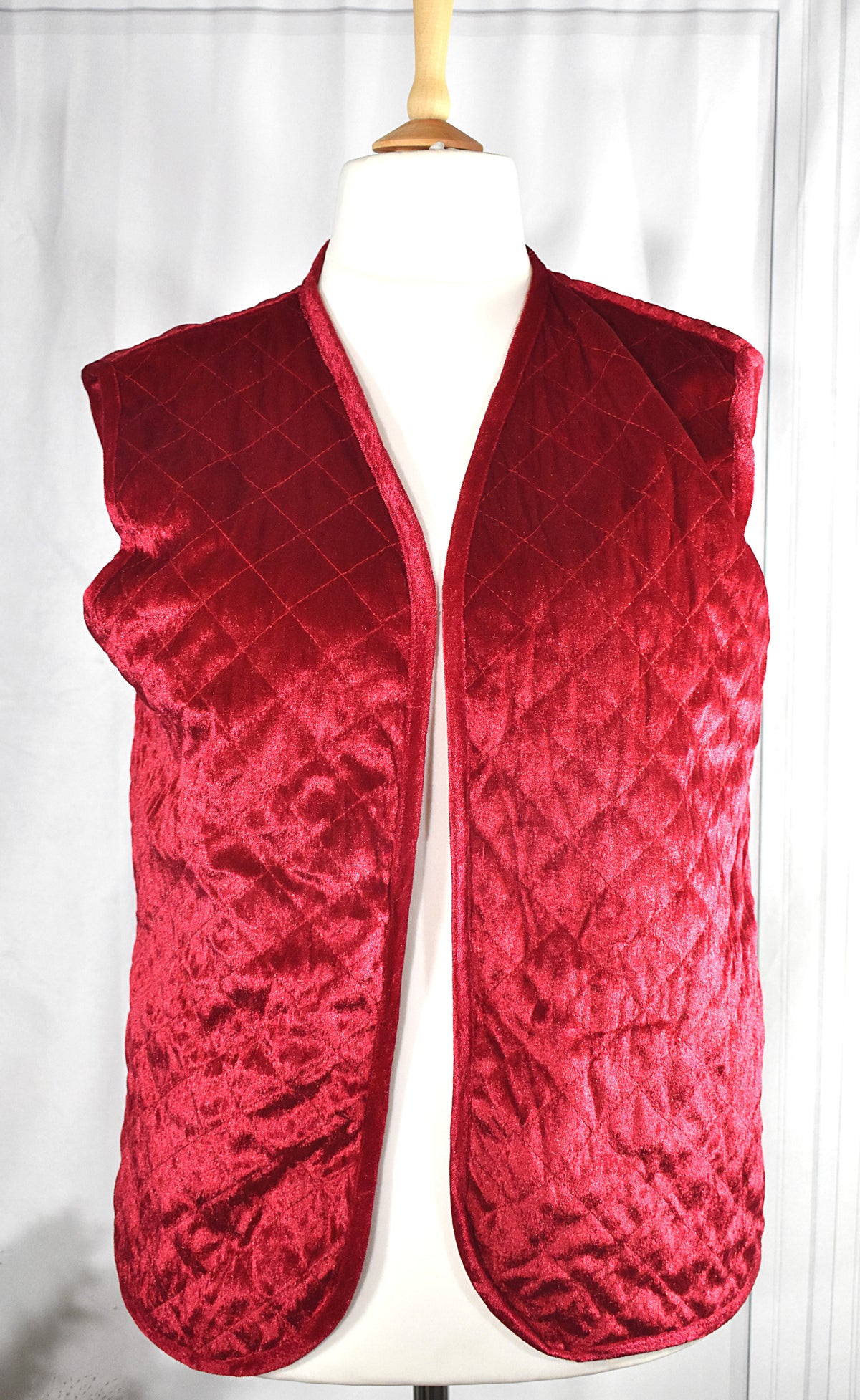 Gilet sans manche en velours matelassé rouge