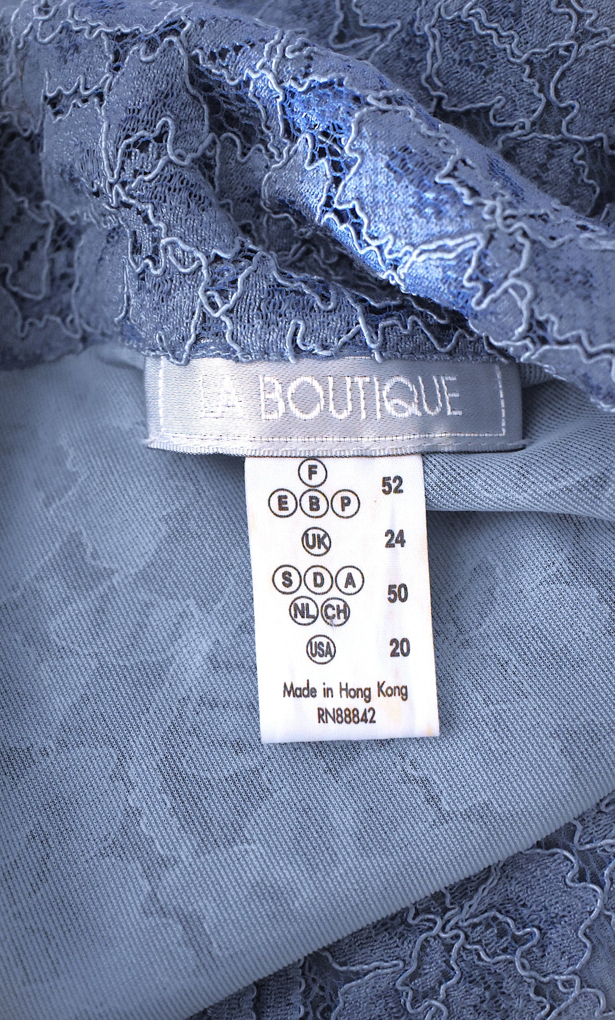 Chemise guipure bleu ciel dentelle festonnée
