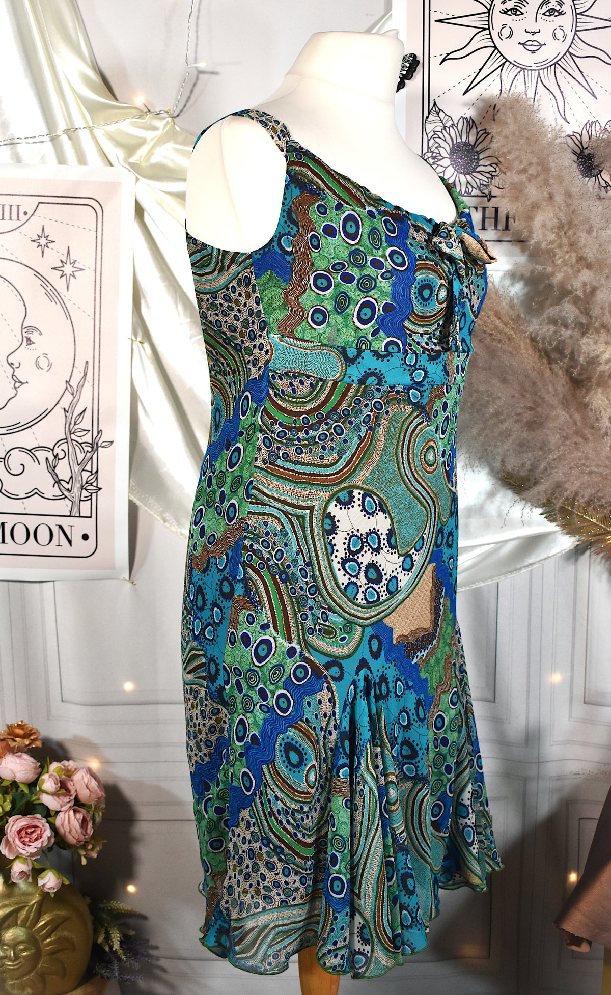 Robe mesh bleue et verte motifs abstraits
