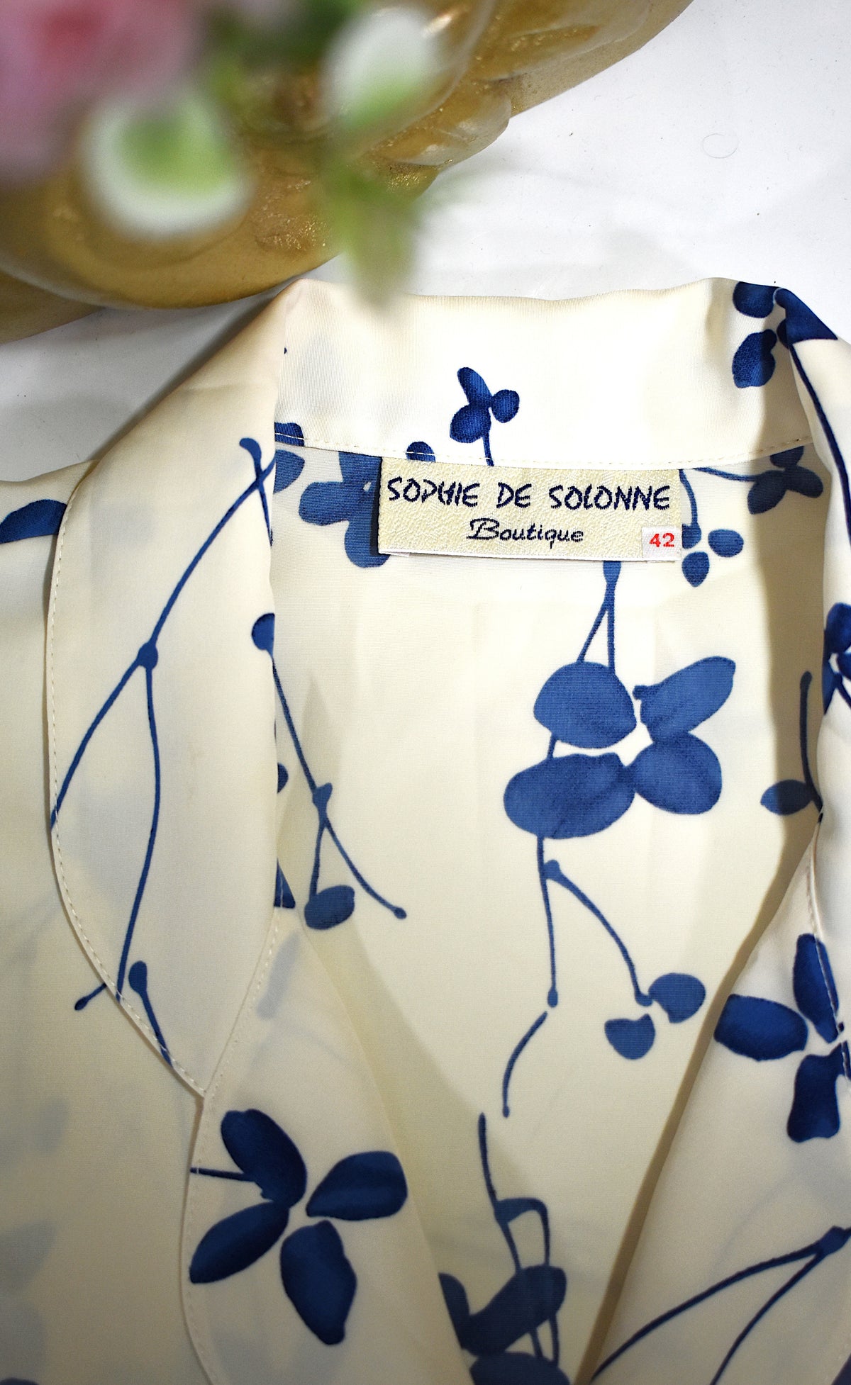 Chemise blanc cassé & fleurs bleues