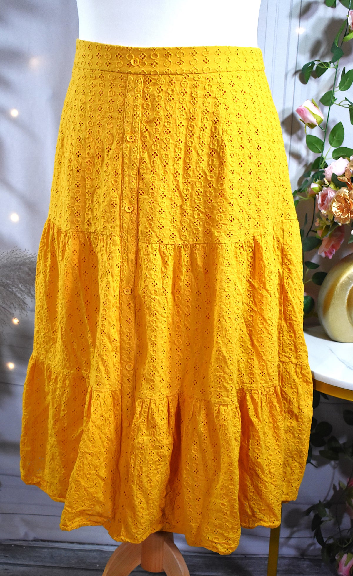 Jupe longue broderies anglaises jaune