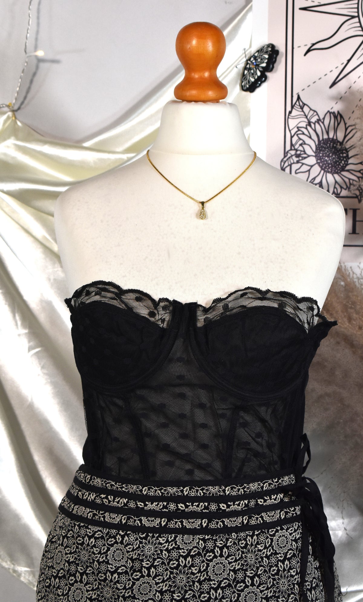 Corset lingerie bustier noir porte-jarretelles